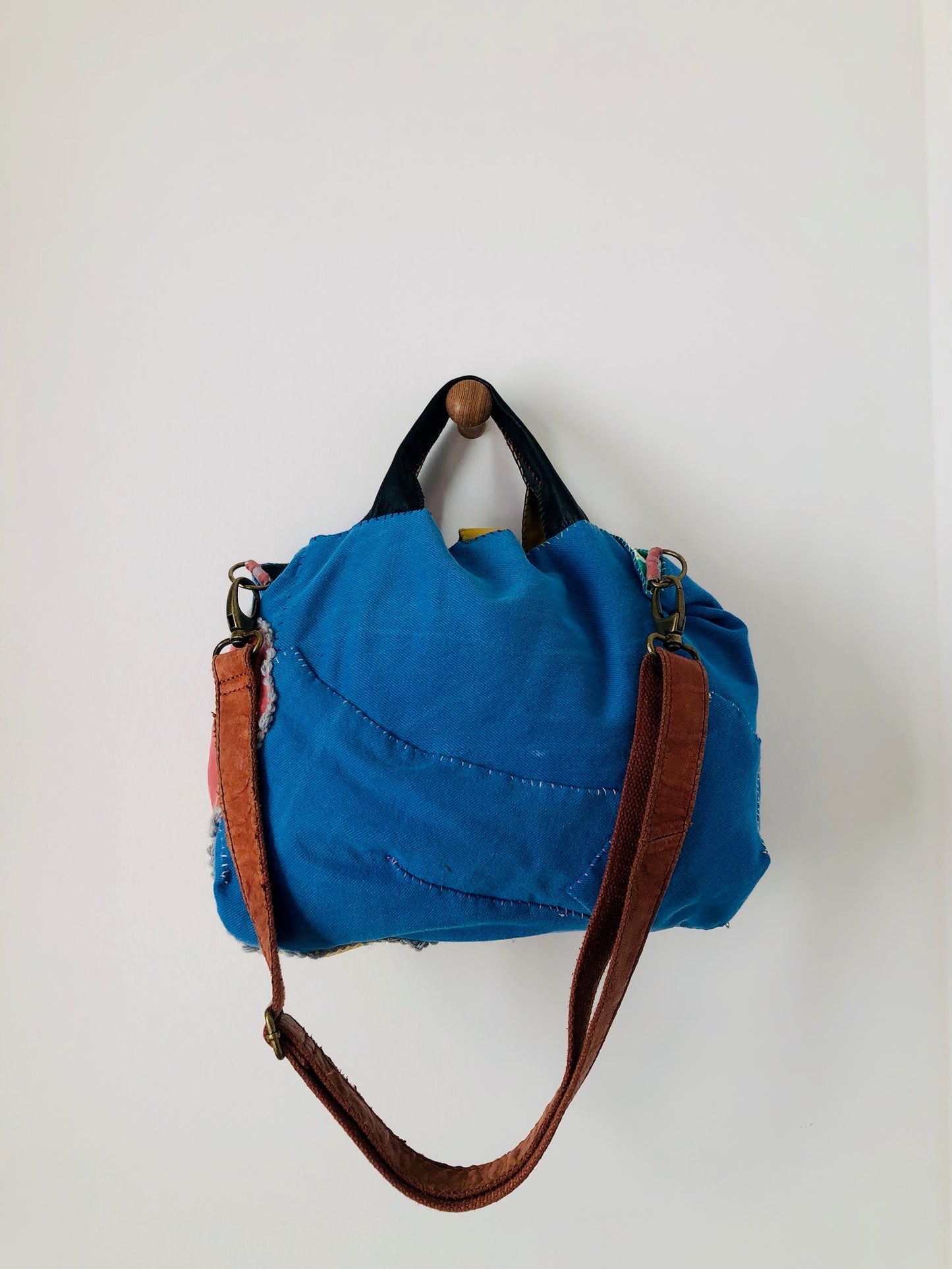 【予約済み】　usako様　ストラップも。Bag 手縫いのバッグ　布製　トートバッグ　スローファッション　ハンドメイド　2192