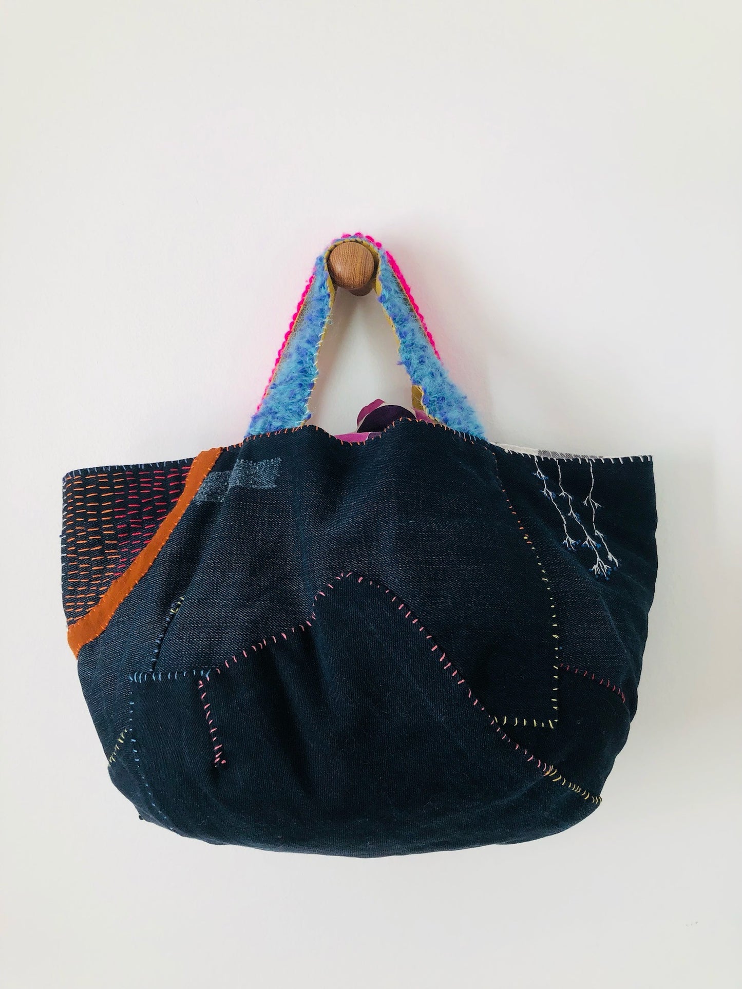 Bag 手縫いのバッグ　布製　トートバッグ　スローファッション　ハンドメイド　2186