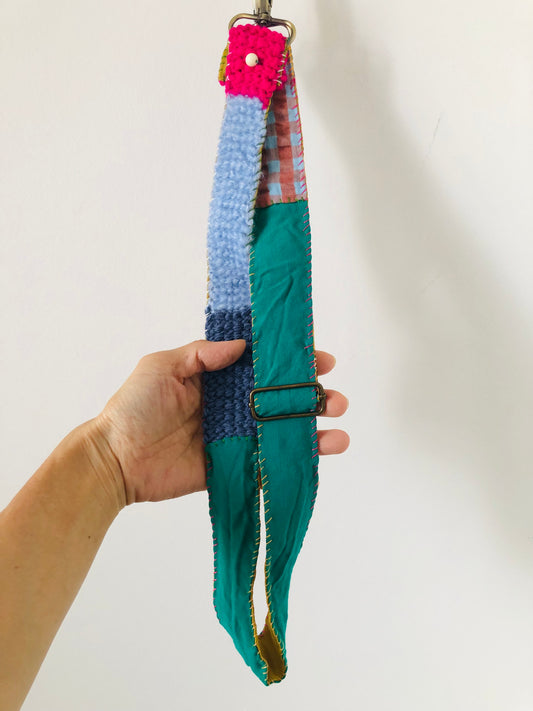 strap  手編みのストラップ　　ウール　布製　毛糸　肩掛けストラップ　スローファッション　ハンドメイド　2200