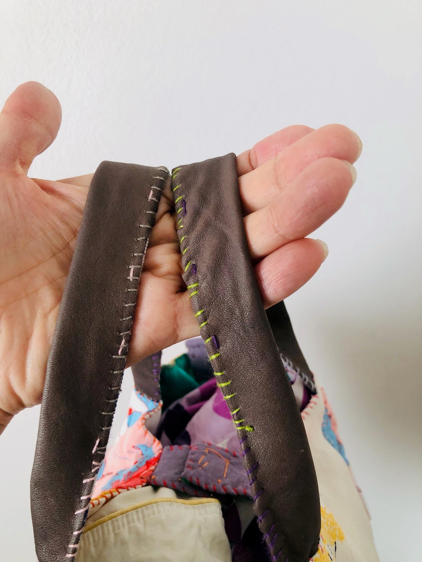 Bag 手縫いのバッグ　布製　トートバッグ　スローファッション　ハンドメイド　2215