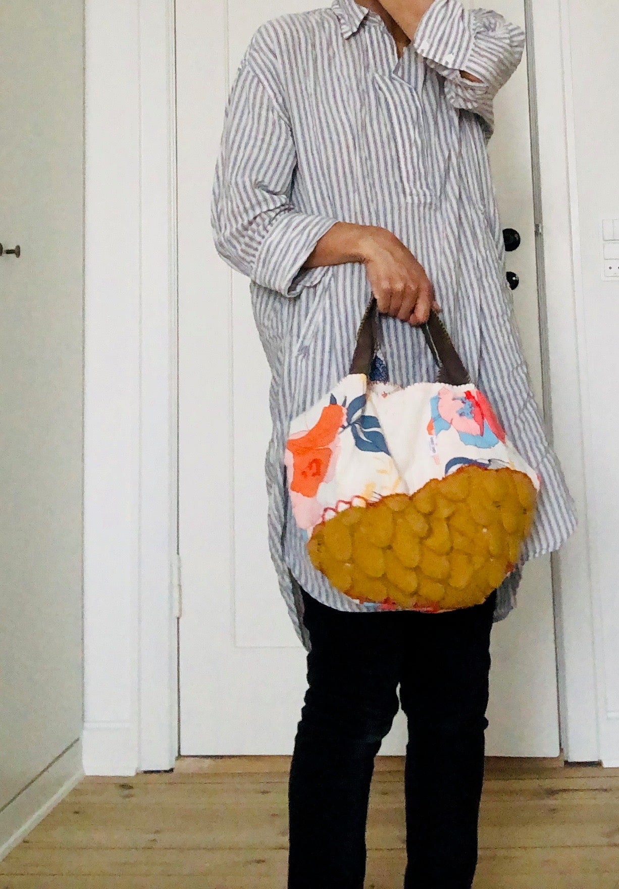 Bag 手縫いのバッグ　布製　トートバッグ　スローファッション　ハンドメイド　2215