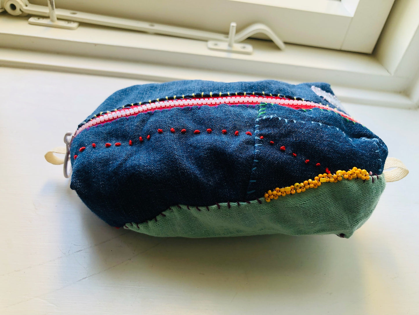 Pouch, hand-sewn, fabric, pen case, accessory case, handmade, bead embroidery, 2224