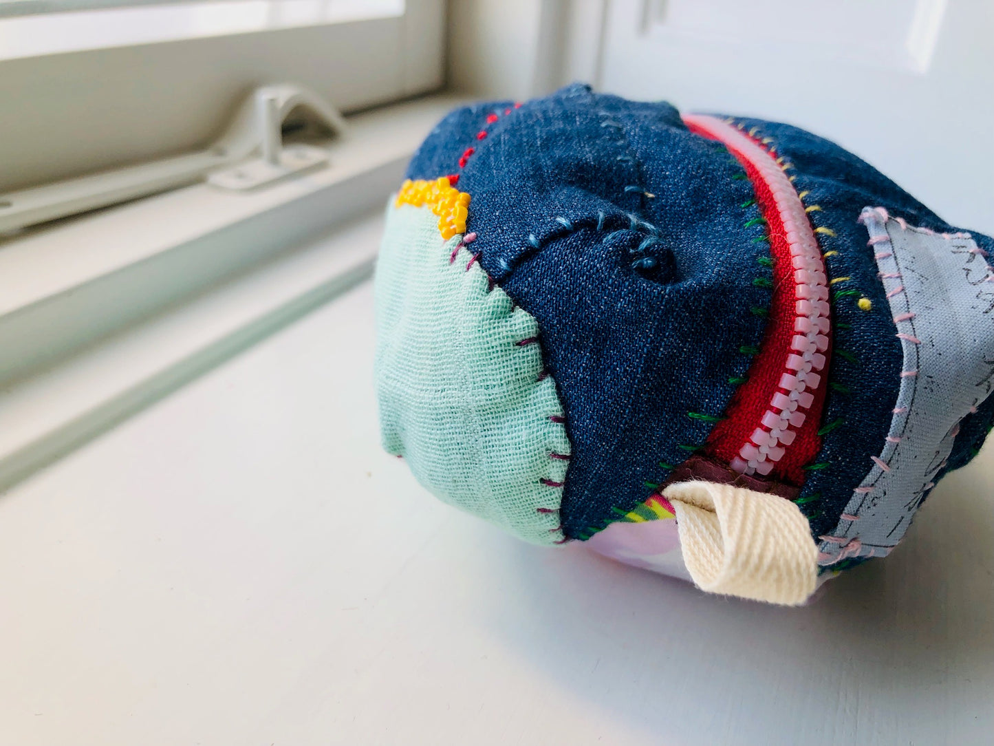 Pouch, hand-sewn, fabric, pen case, accessory case, handmade, bead embroidery, 2224