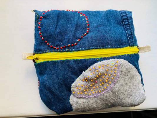 Pouch, hand-sewn, fabric, pen case, accessory case, handmade, bead embroidery, 2218