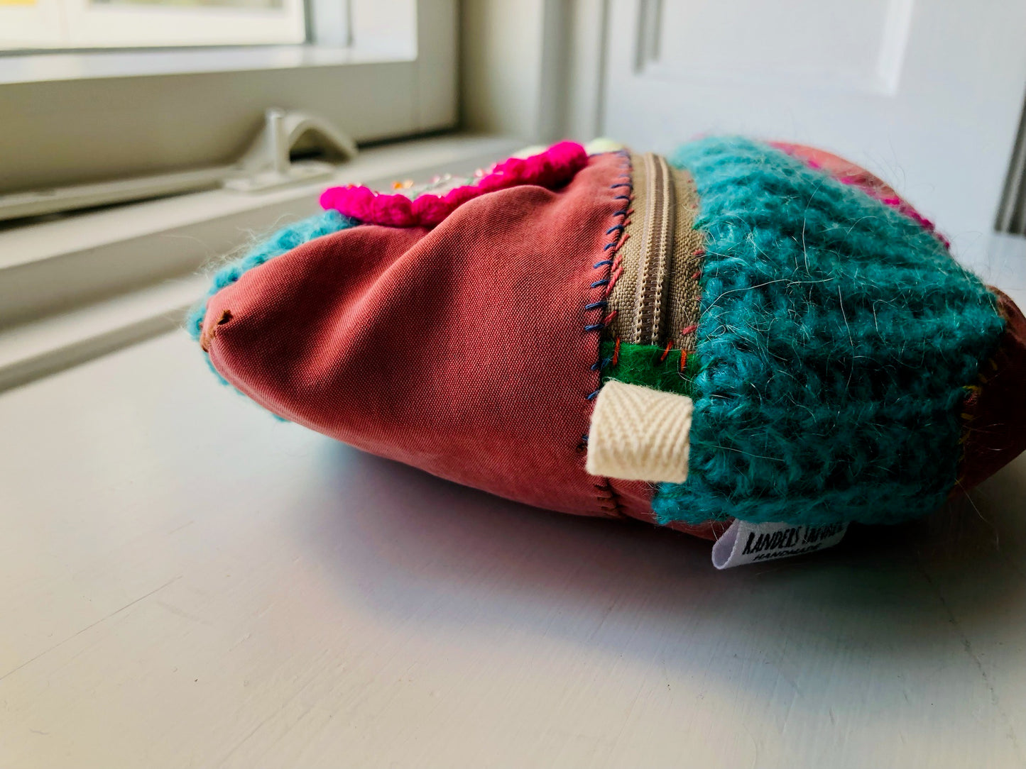 Pouch, hand-sewn, fabric, pen case, accessory case, handmade, bead embroidery 2219