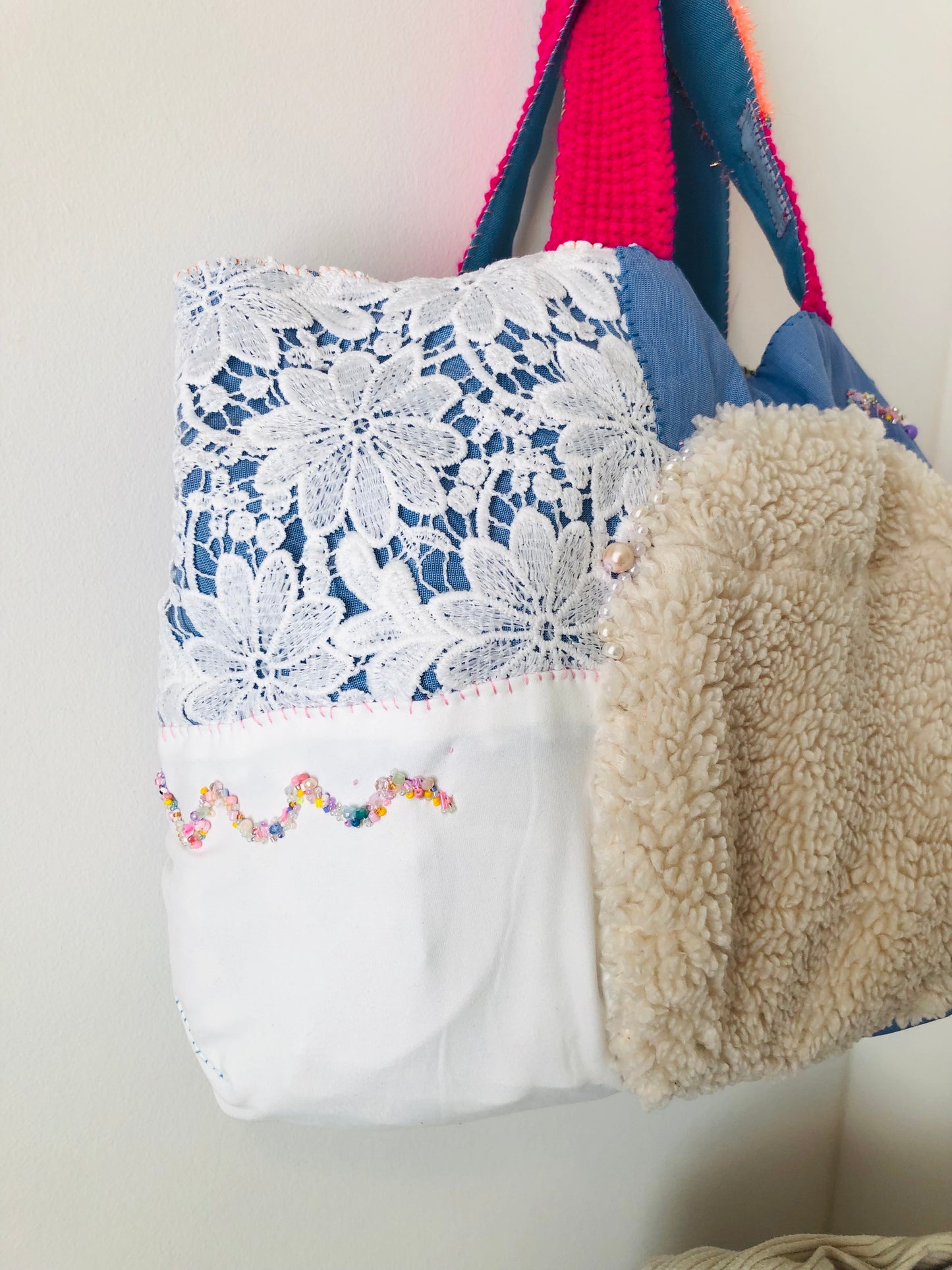 Bag 手縫いのバッグ　布製　トートバッグ　スローファッション　ハンドメイド　2241