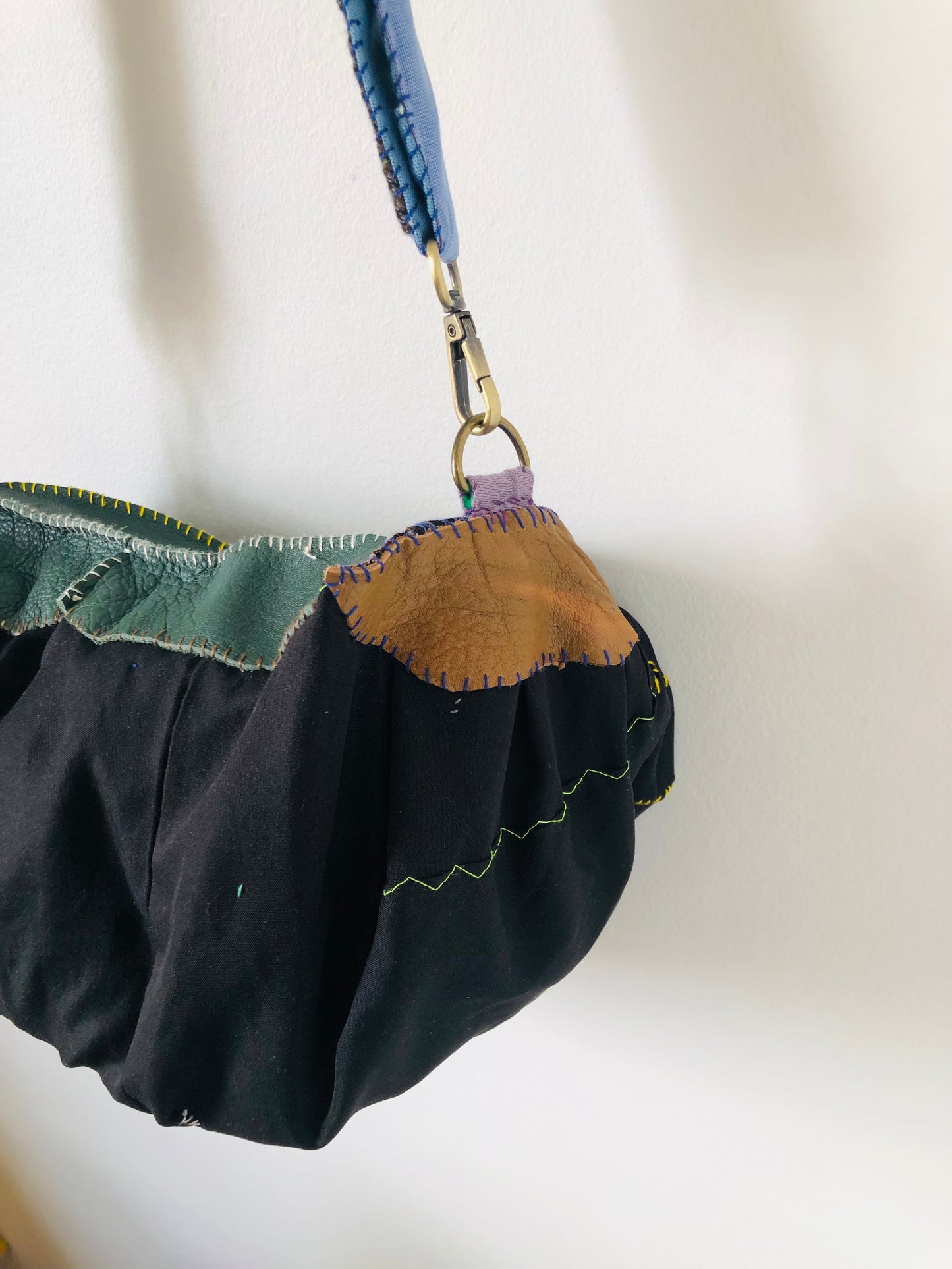 Bag 手縫いのバッグ　布製　ショルダーバッグ　スローファッション　ハンドメイド　ポシェット  2254