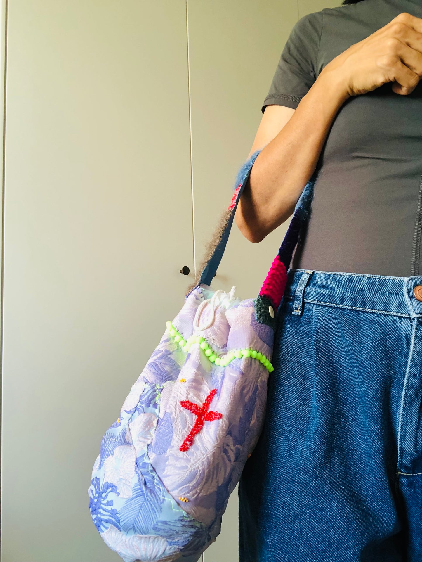 Bag 手縫いのバッグ　布製　巾着　ワンハンドル　トートバッグ　スローファッション　ハンドメイド　2250