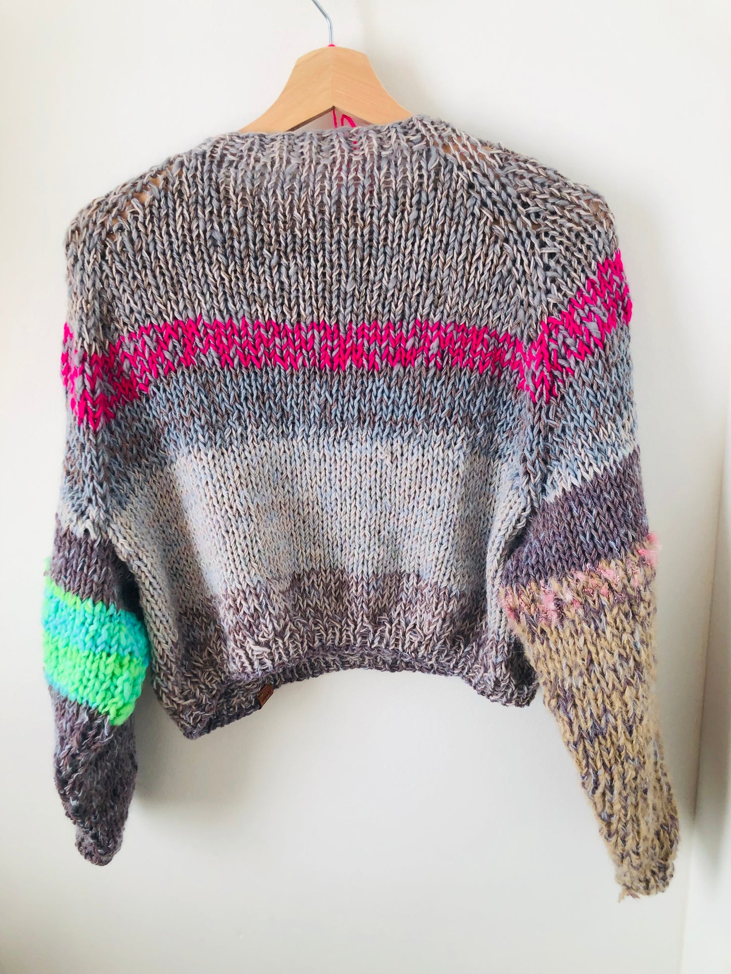 セーター　手編み　スローファッション　ファンシーヤーン　oneofakind  ショート丈　　2300