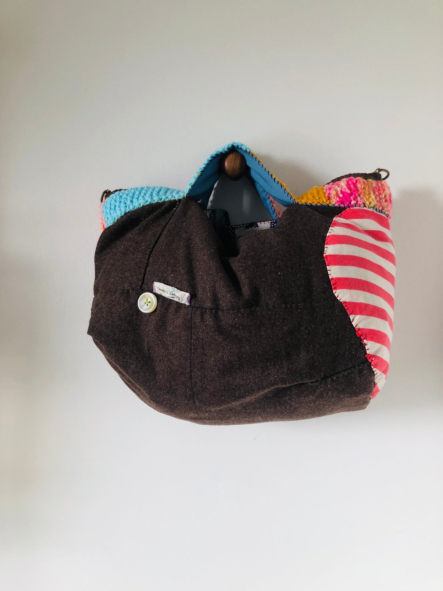 Bag 手縫いのバッグ　布製　トートバッグ　スローファッション　ハンドメイド　2296