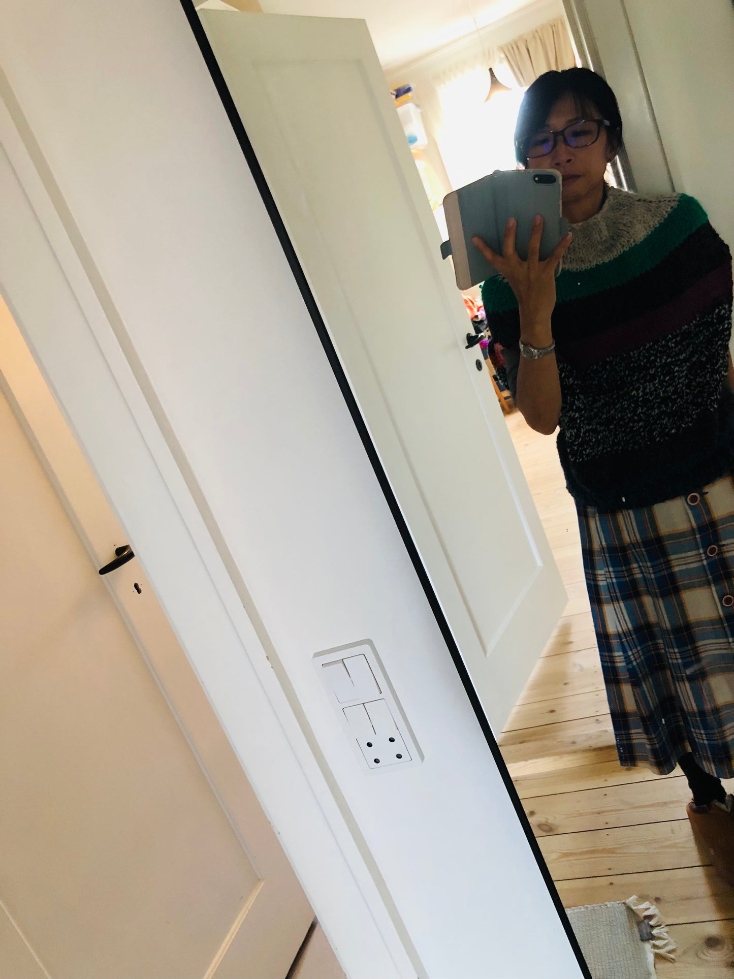 セーター　手編み　スローファッション　ファンシーヤーン　oneofakind  ベスト　ポンチョ　2304