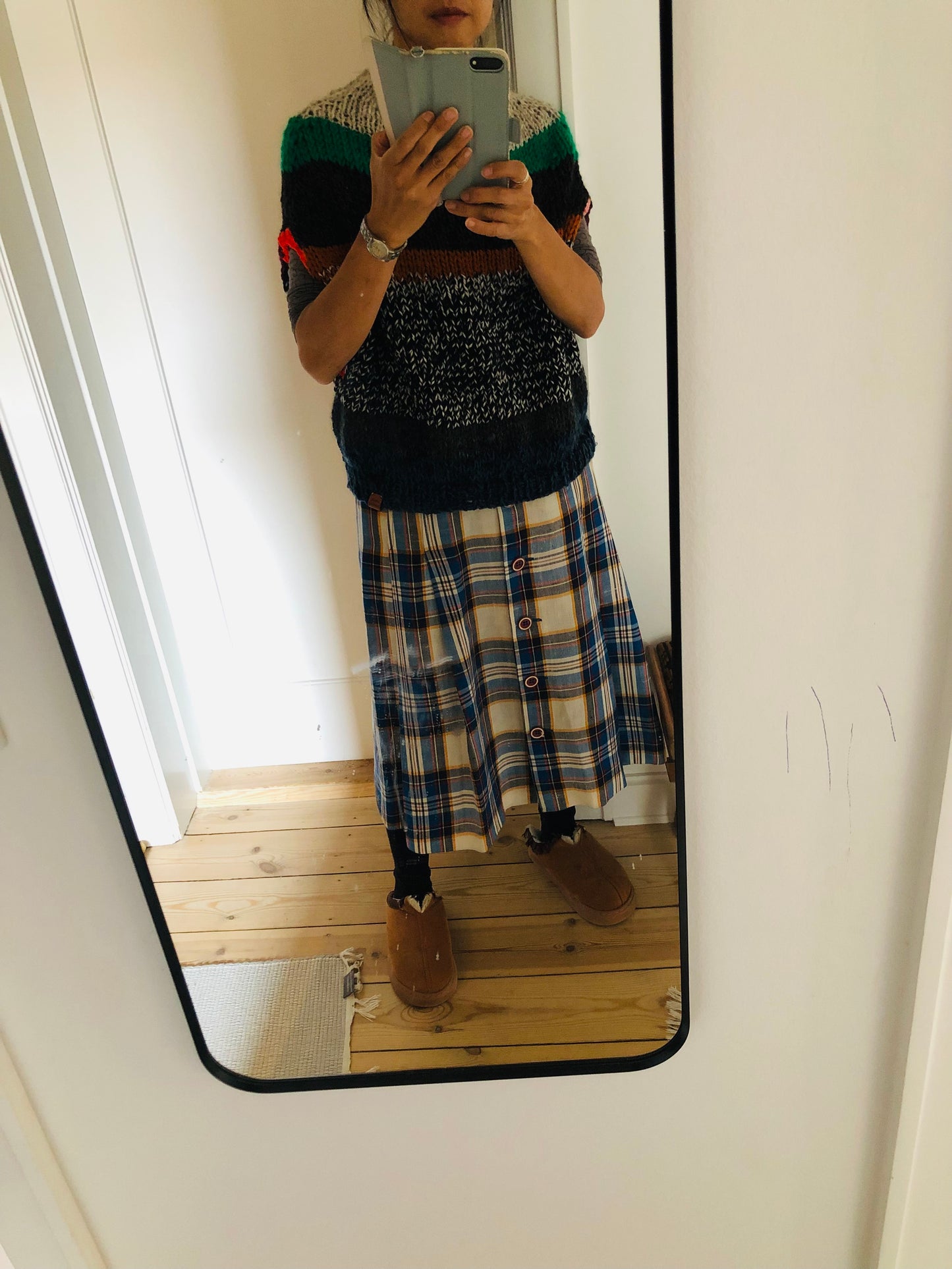 セーター　手編み　スローファッション　ファンシーヤーン　oneofakind  ベスト　ポンチョ　2304