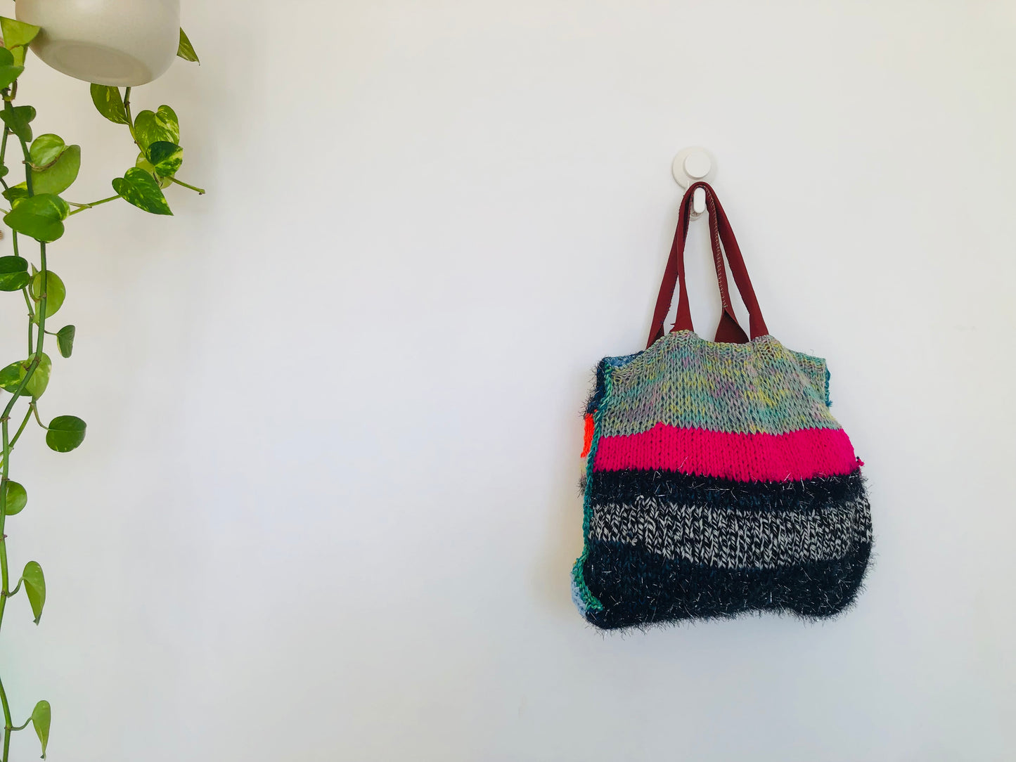 Bag 手縫いのバッグ　毛糸　トートバッグ　スローファッション　ハンドメイド　2302