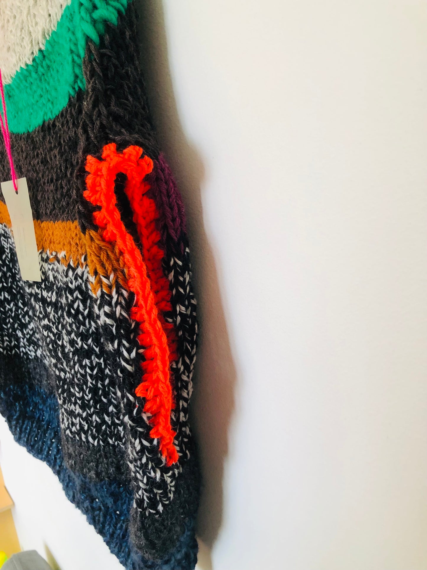 セーター　手編み　スローファッション　ファンシーヤーン　oneofakind  ベスト　ポンチョ　2304