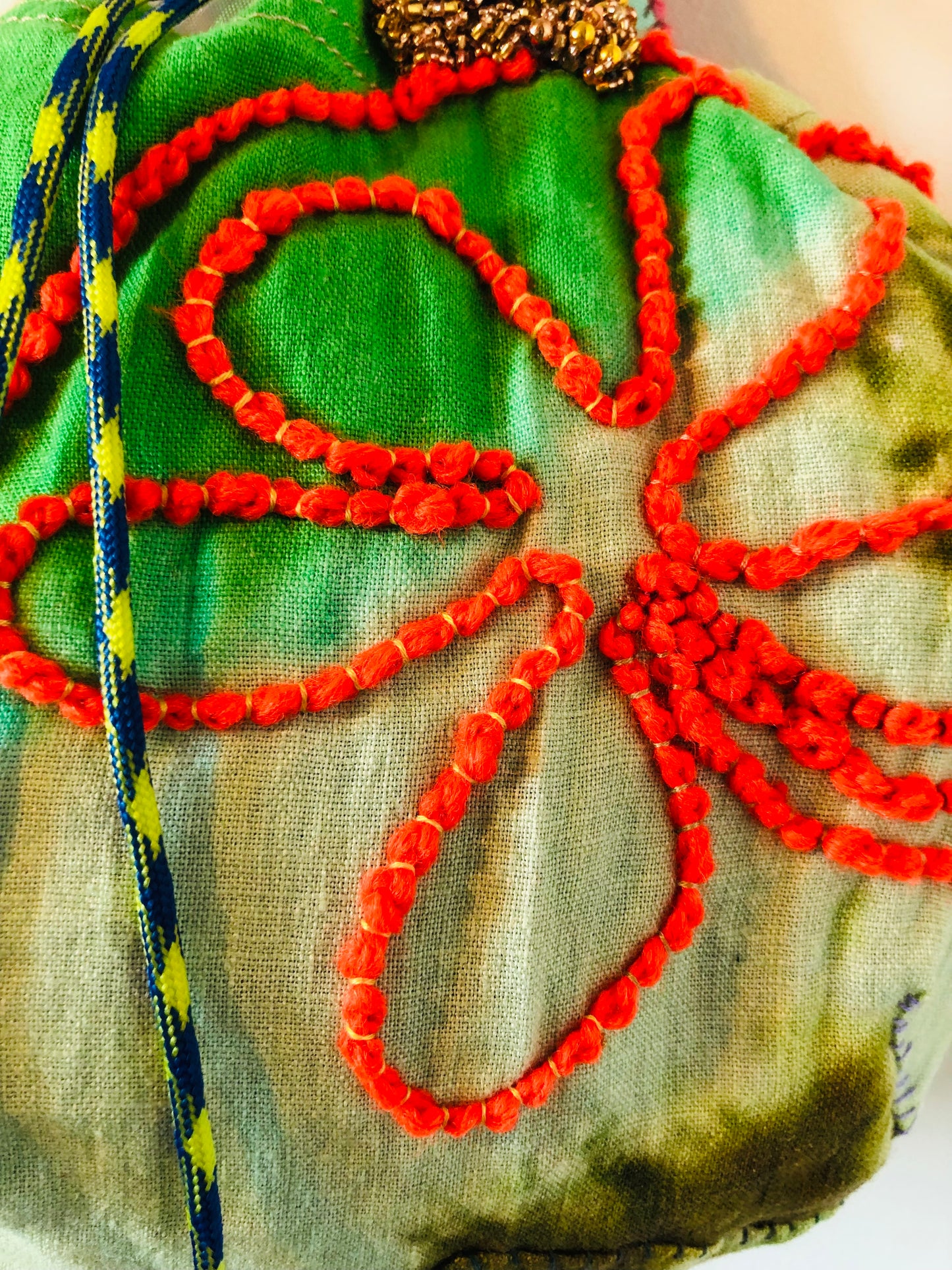 Bag 手縫いのバッグ　布製　巾着バッグ　スローファッション　ハンドメイド　2303