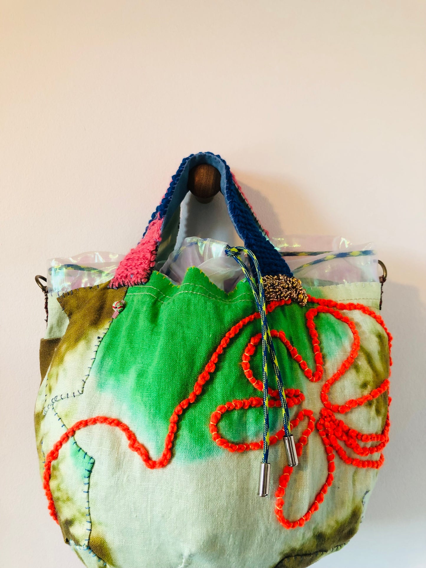 Bag 手縫いのバッグ　布製　巾着バッグ　スローファッション　ハンドメイド　2303