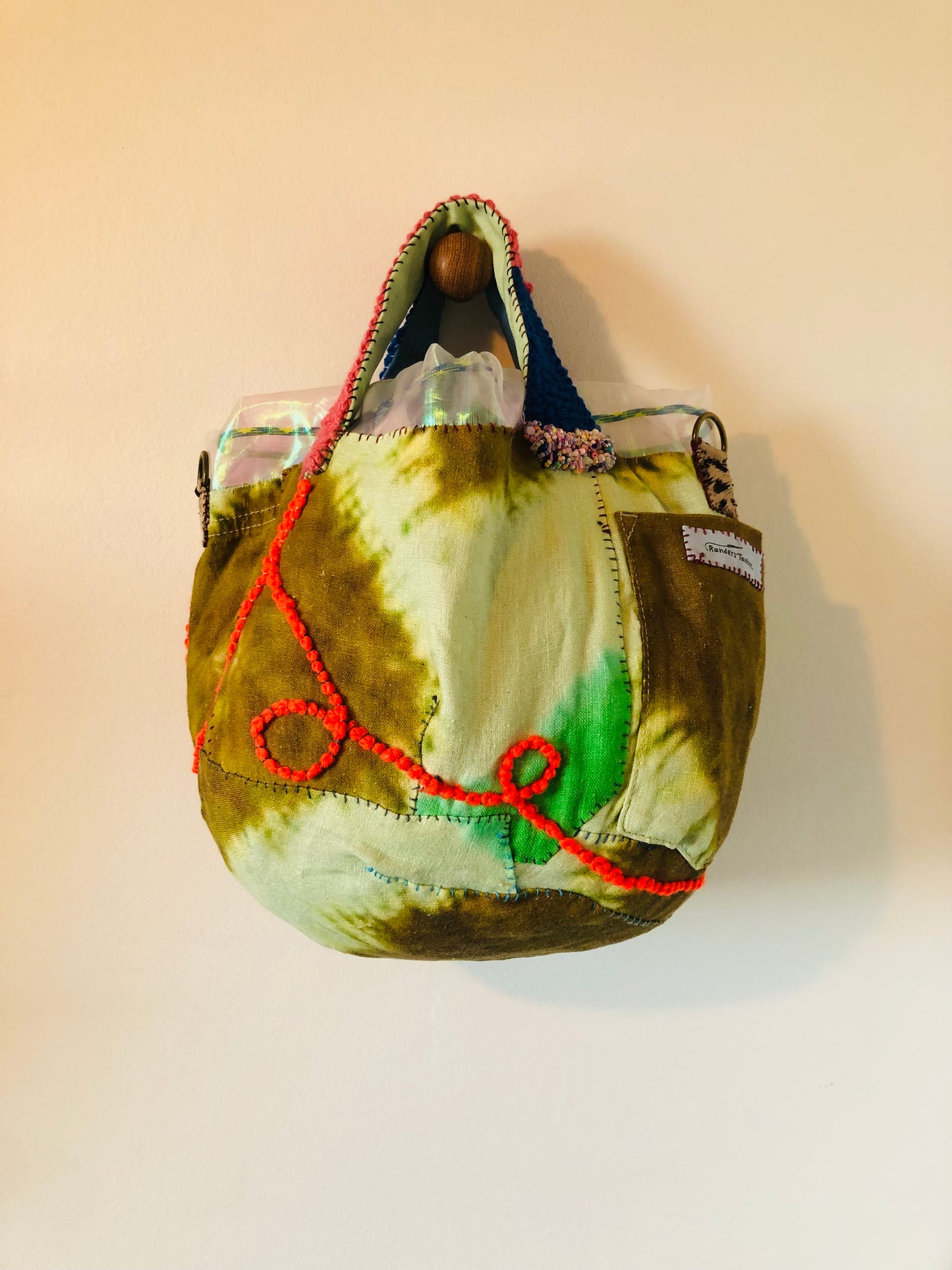 Bag 手縫いのバッグ　布製　巾着バッグ　スローファッション　ハンドメイド　2303