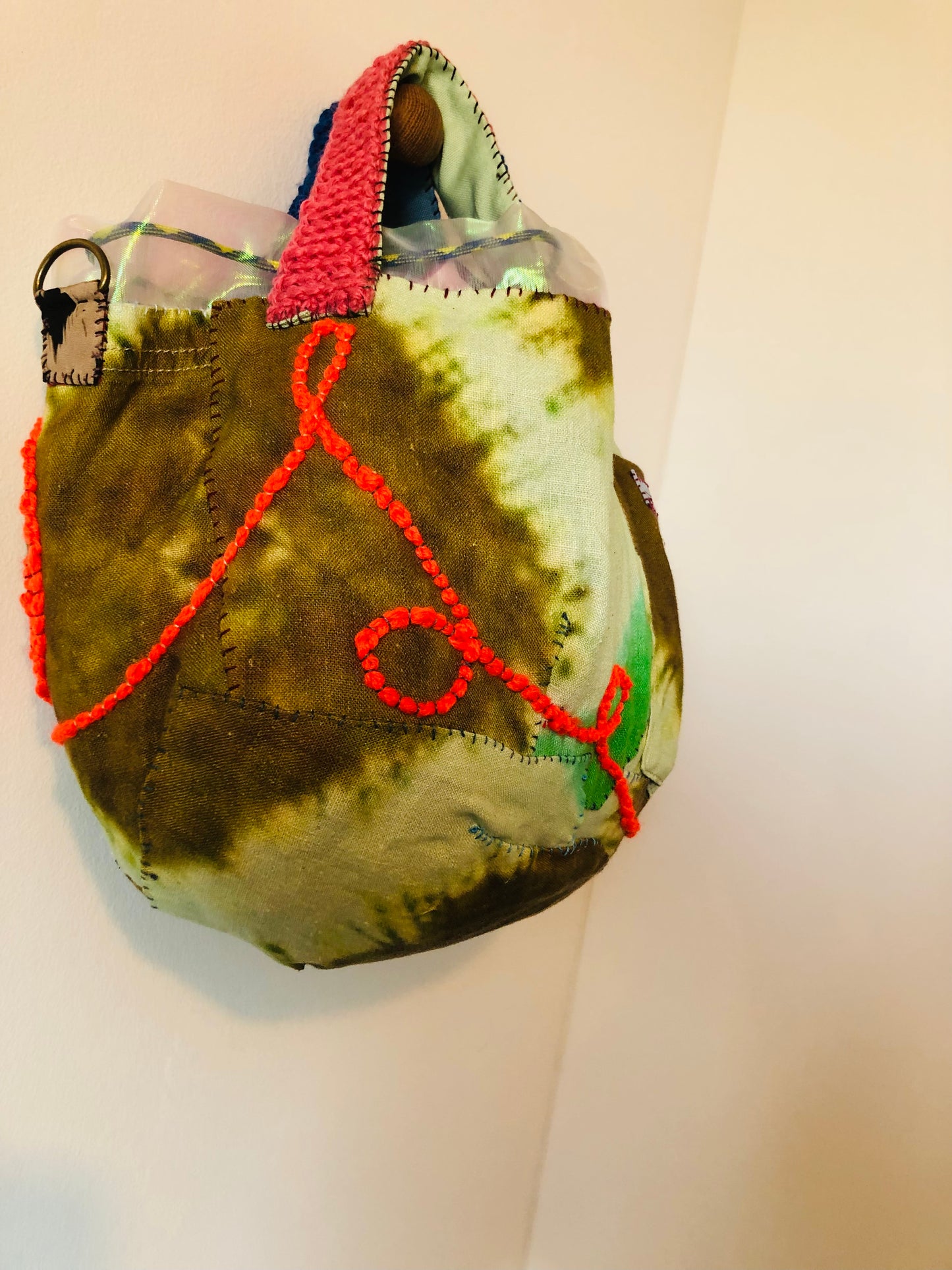 Bag 手縫いのバッグ　布製　巾着バッグ　スローファッション　ハンドメイド　2303