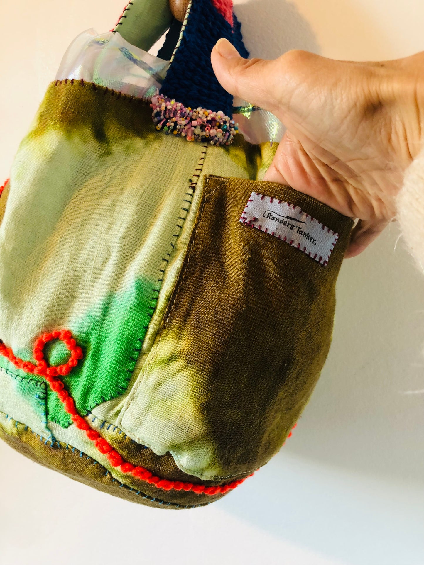 Bag 手縫いのバッグ　布製　巾着バッグ　スローファッション　ハンドメイド　2303