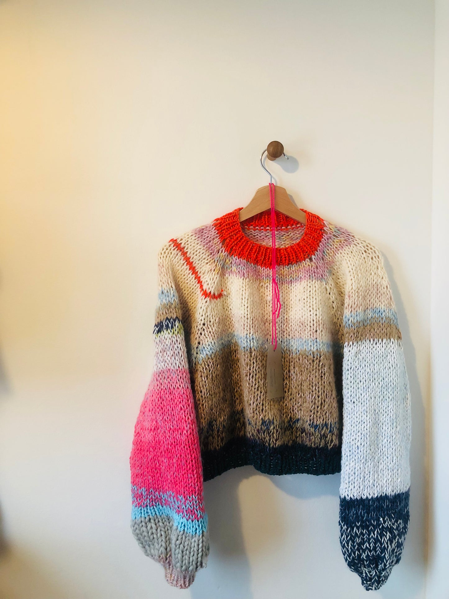 Hand-knitted sweater, slow fashion, fancy yarn, oneofakind, short length, size 2300