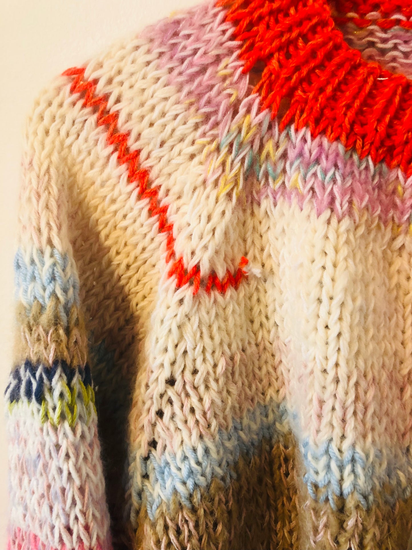 Hand-knitted sweater, slow fashion, fancy yarn, oneofakind, short length, size 2300