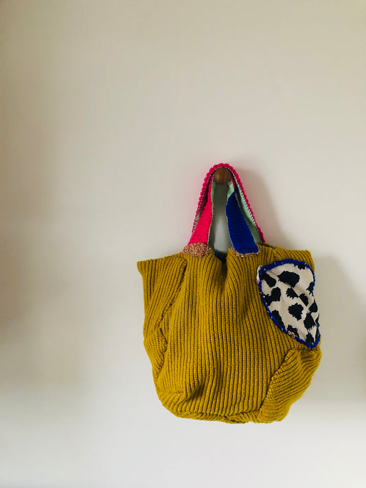 Bag 手縫いのバッグ　布製　トートバッグ　スローファッション　ハンドメイド　2315