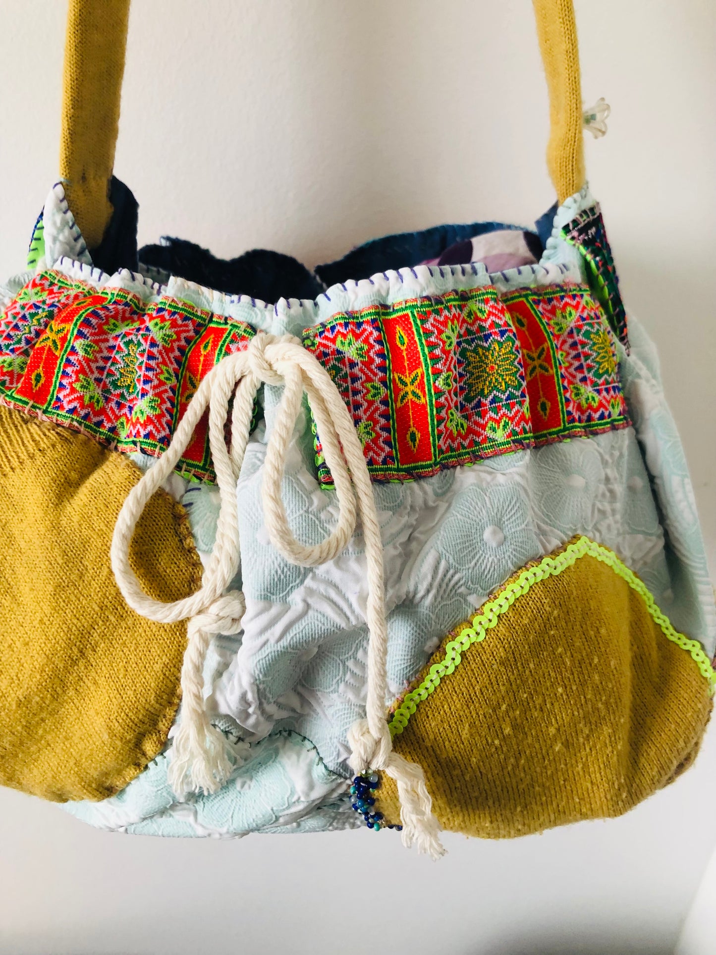 Bag   巾着バッグ　ワンハンドル　手縫いのバッグ　布製　スローファッション　ハンドメイド　1960