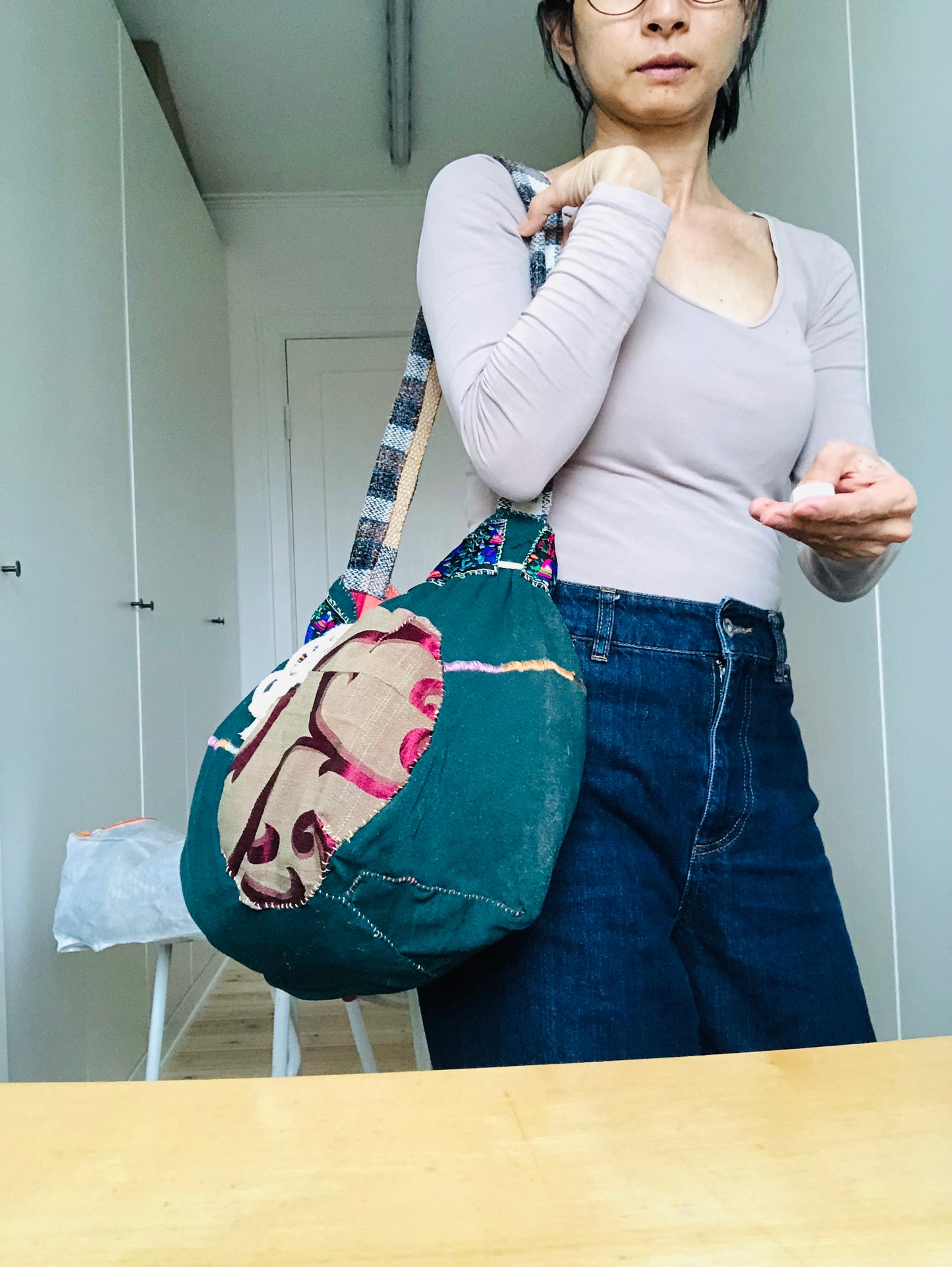 Bag   巾着バッグ　ワンハンドル　手縫いのバッグ　布製　スローファッション　ハンドメイド　1969