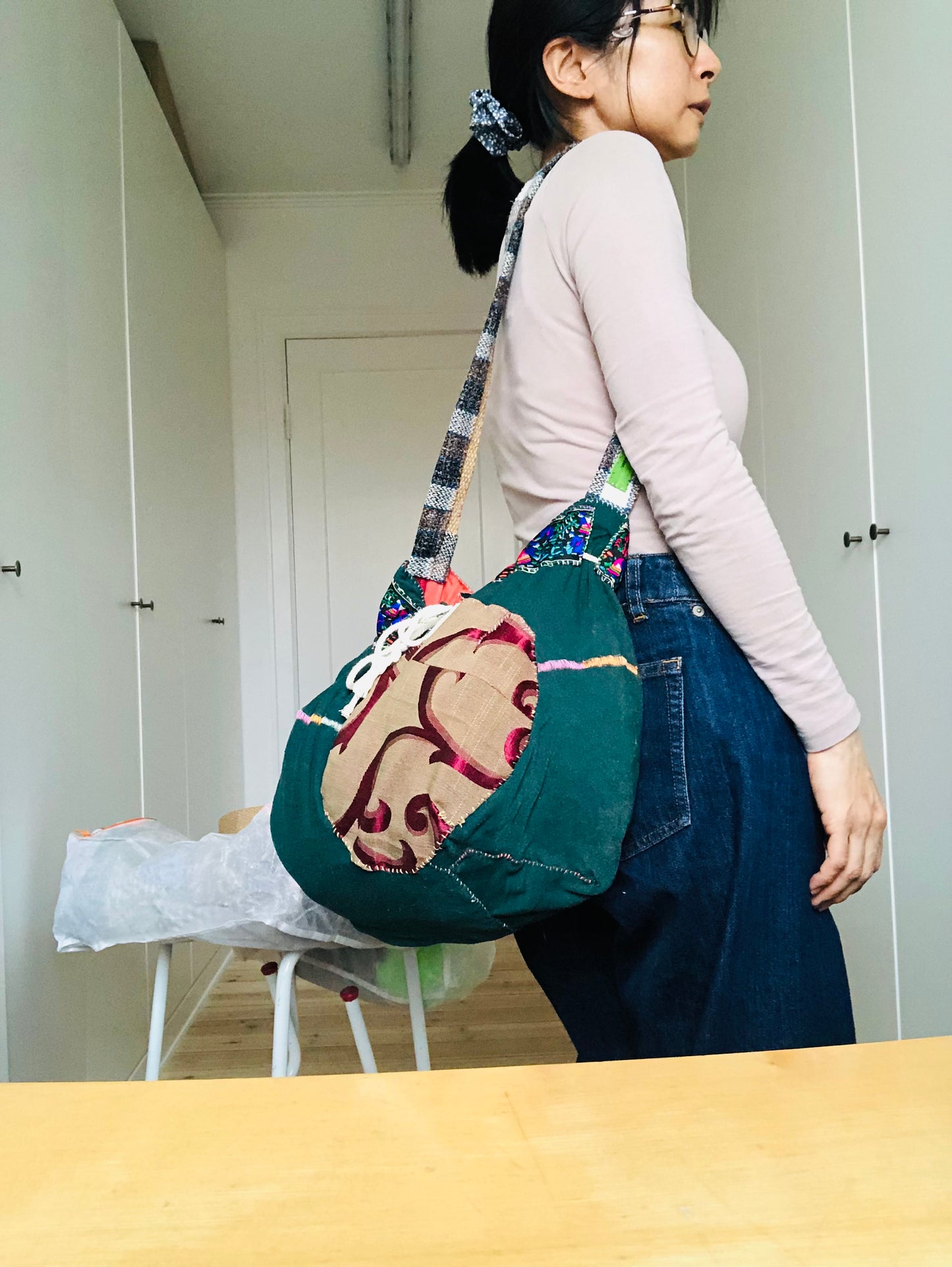 Bag   巾着バッグ　ワンハンドル　手縫いのバッグ　布製　スローファッション　ハンドメイド　1969