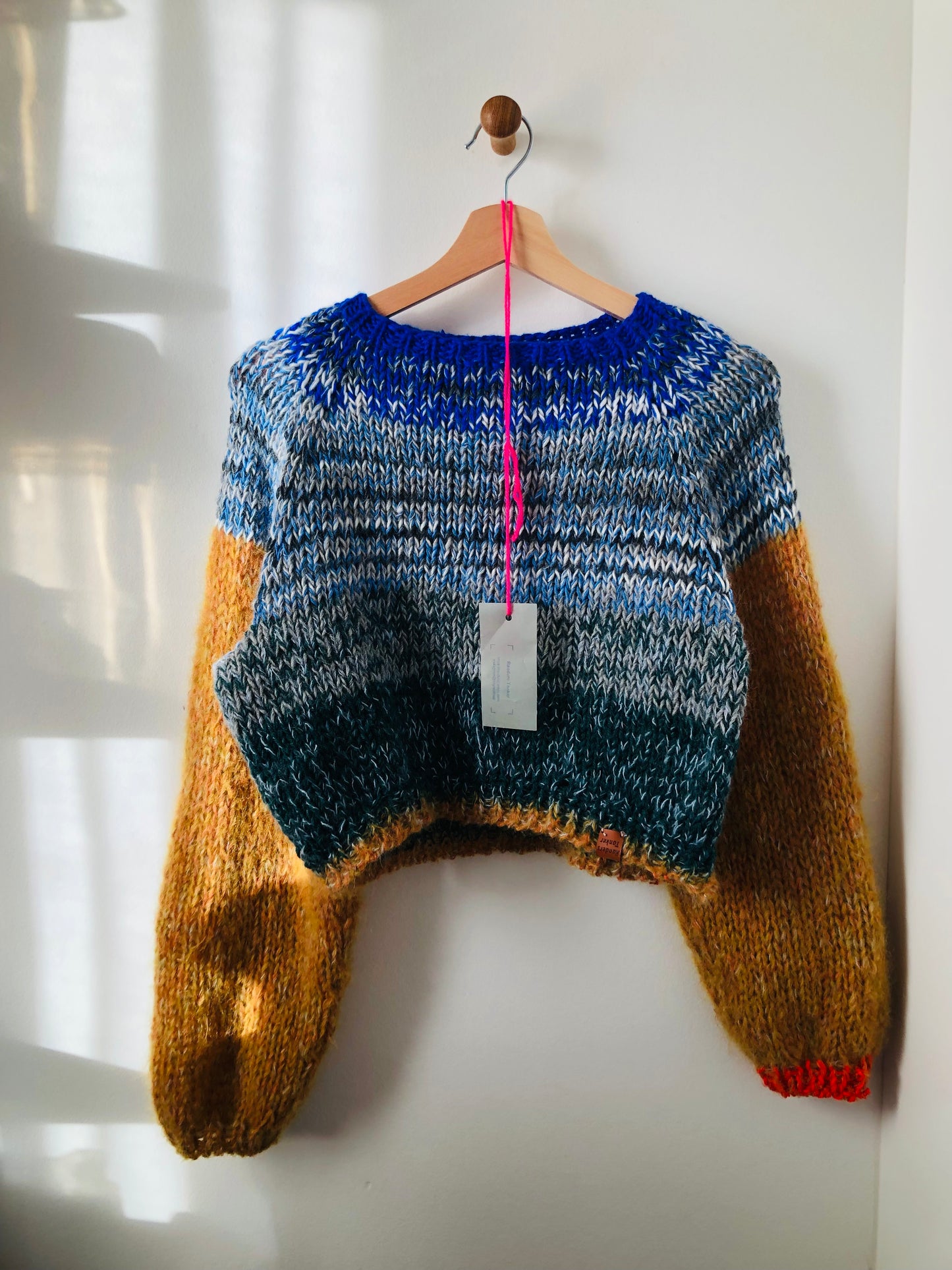 Hand-knitted sweater, slow fashion, fancy yarn, oneofakind, short length, 2334