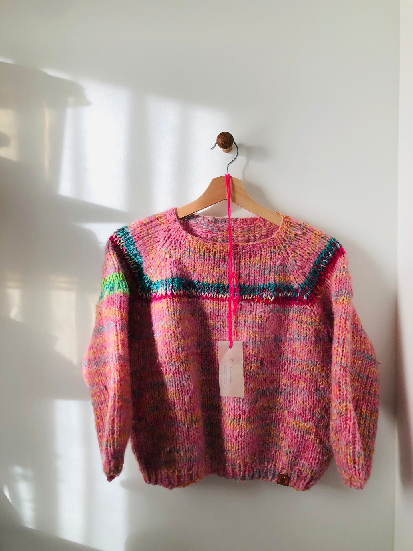 Hand-knitted sweater, slow fashion, fancy yarn, oneofakind, short length, 2335