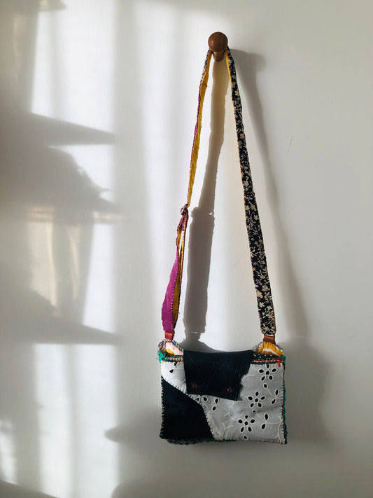 Bag 手縫いのバッグ　布製　スマホバッグ　スローファッション　ハンドメイド　ポシェット  2322