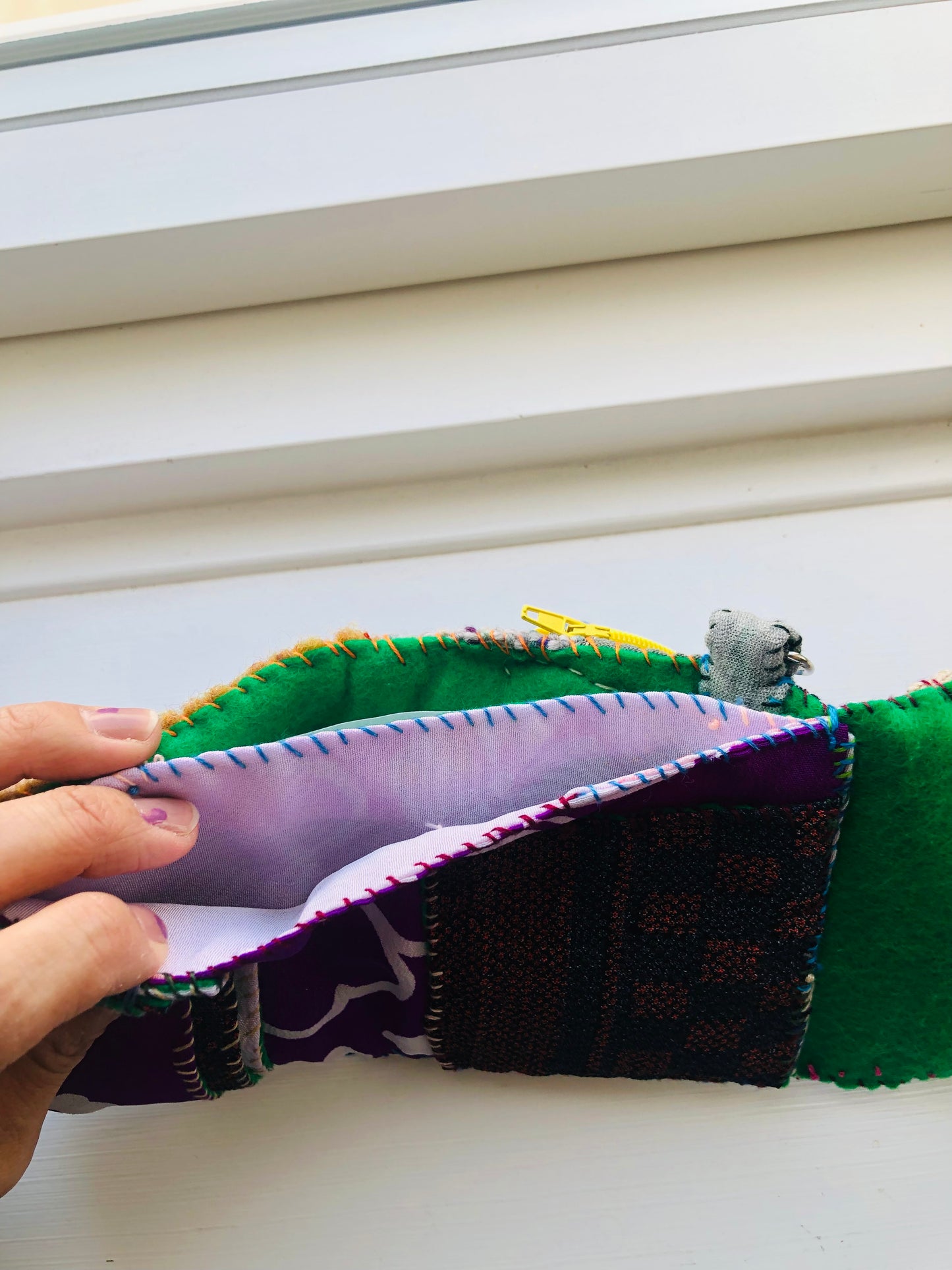 財布　布財布　ハンドメイド　手縫い　刺繍　パッチワーク　二つ折り　1972