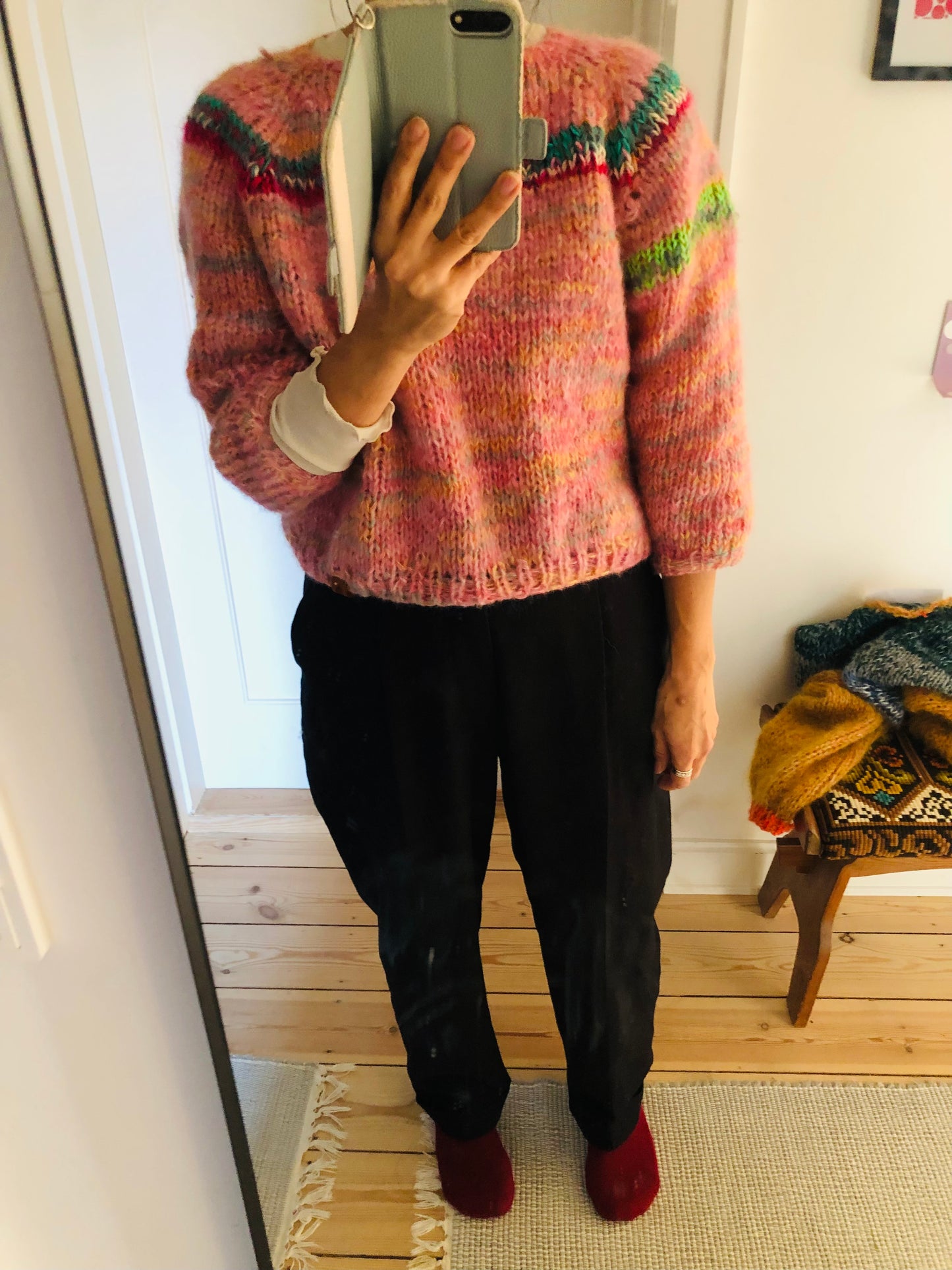 Hand-knitted sweater, slow fashion, fancy yarn, oneofakind, short length, 2335