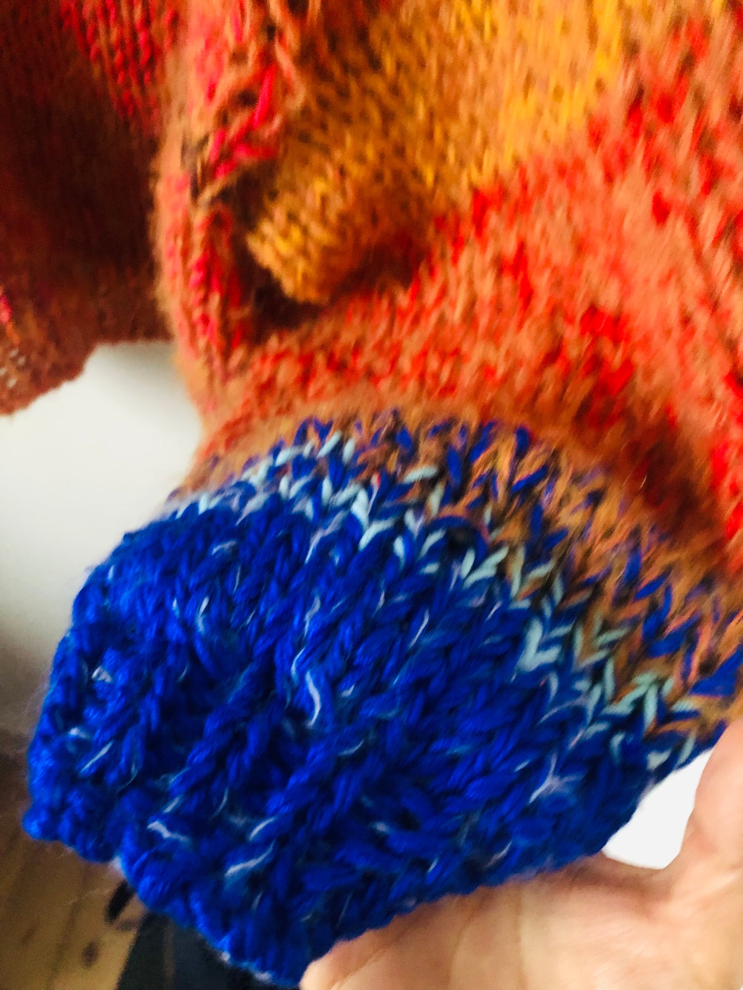 セーター　手編み　スローファッション　ファンシーヤーン　oneofakind  ショート丈　　2336