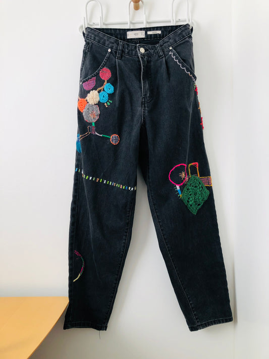 Denim Jeans make-over デニム　古着リメイク　布製　スローファッション　刺繍　手刺繍　再生　ハンドメイド　サイズ36　1998