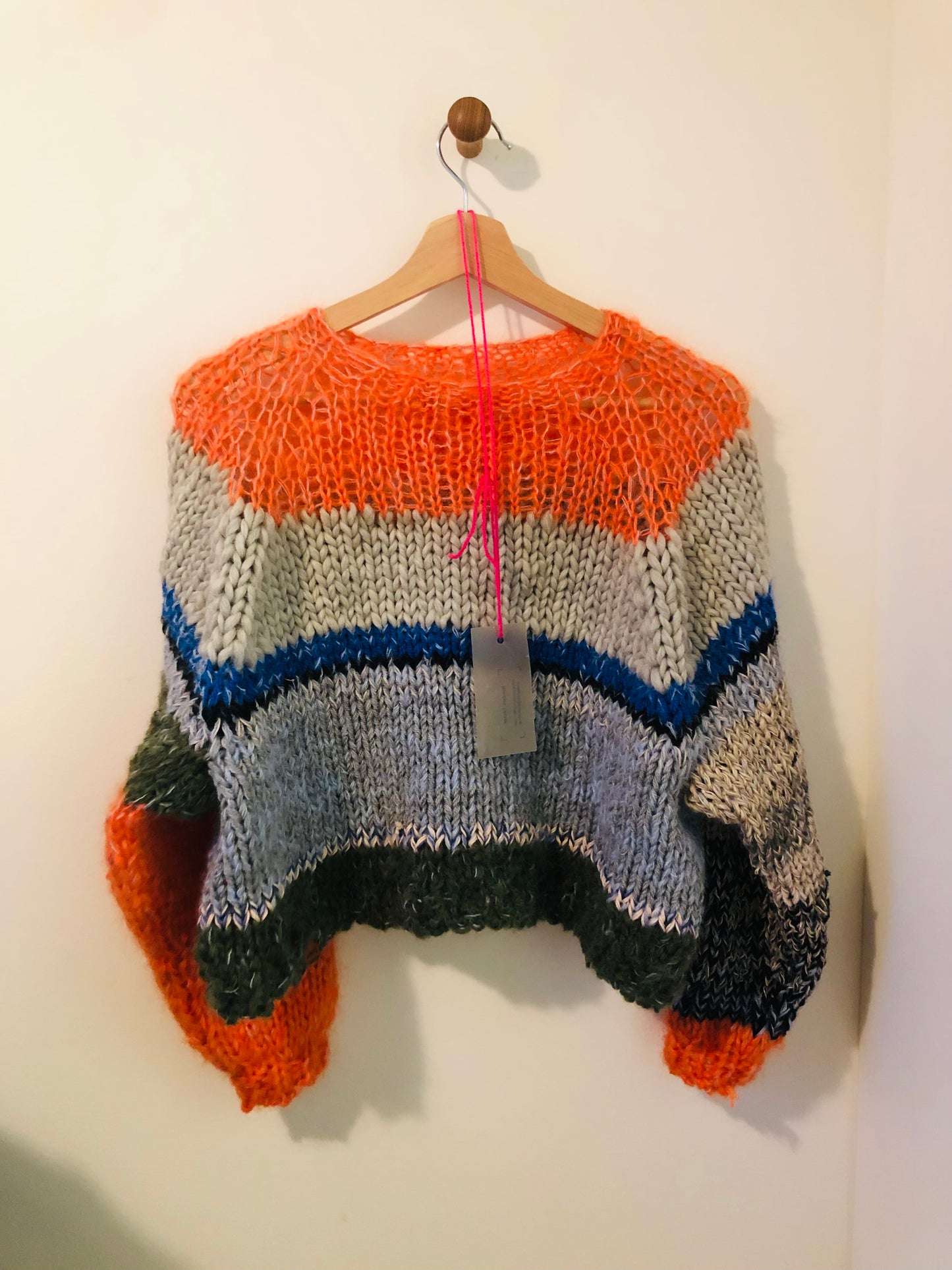 セーター　手編み　スローファッション　ファンシーヤーン　oneofakind  ショート丈　　2339