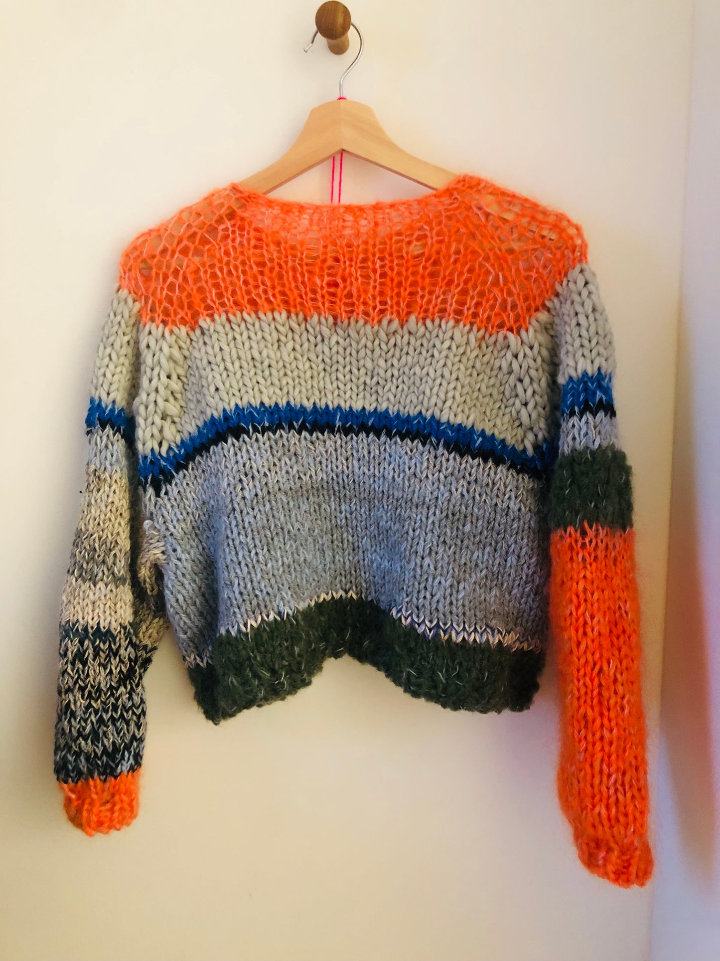 セーター　手編み　スローファッション　ファンシーヤーン　oneofakind  ショート丈　　2339