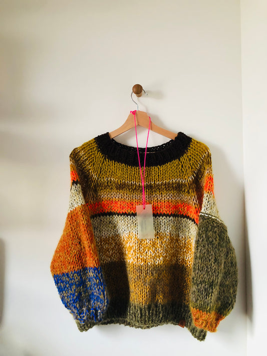 セーター　手編み　スローファッション　ファンシーヤーン　oneofakind  ショート丈　　2348