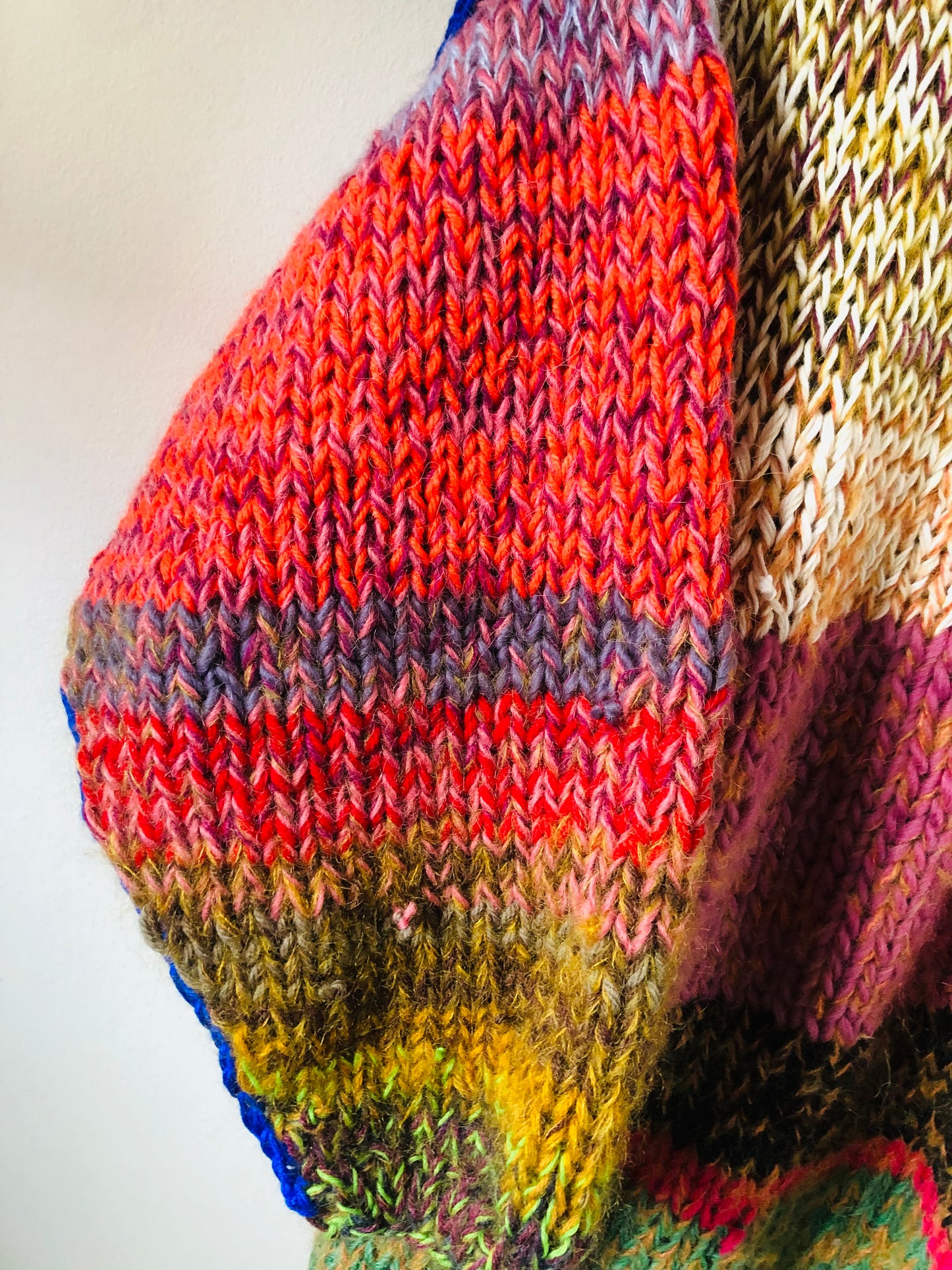 セーター　手編み　スローファッション　ファンシーヤーン　oneofakind  ショート丈　　2346