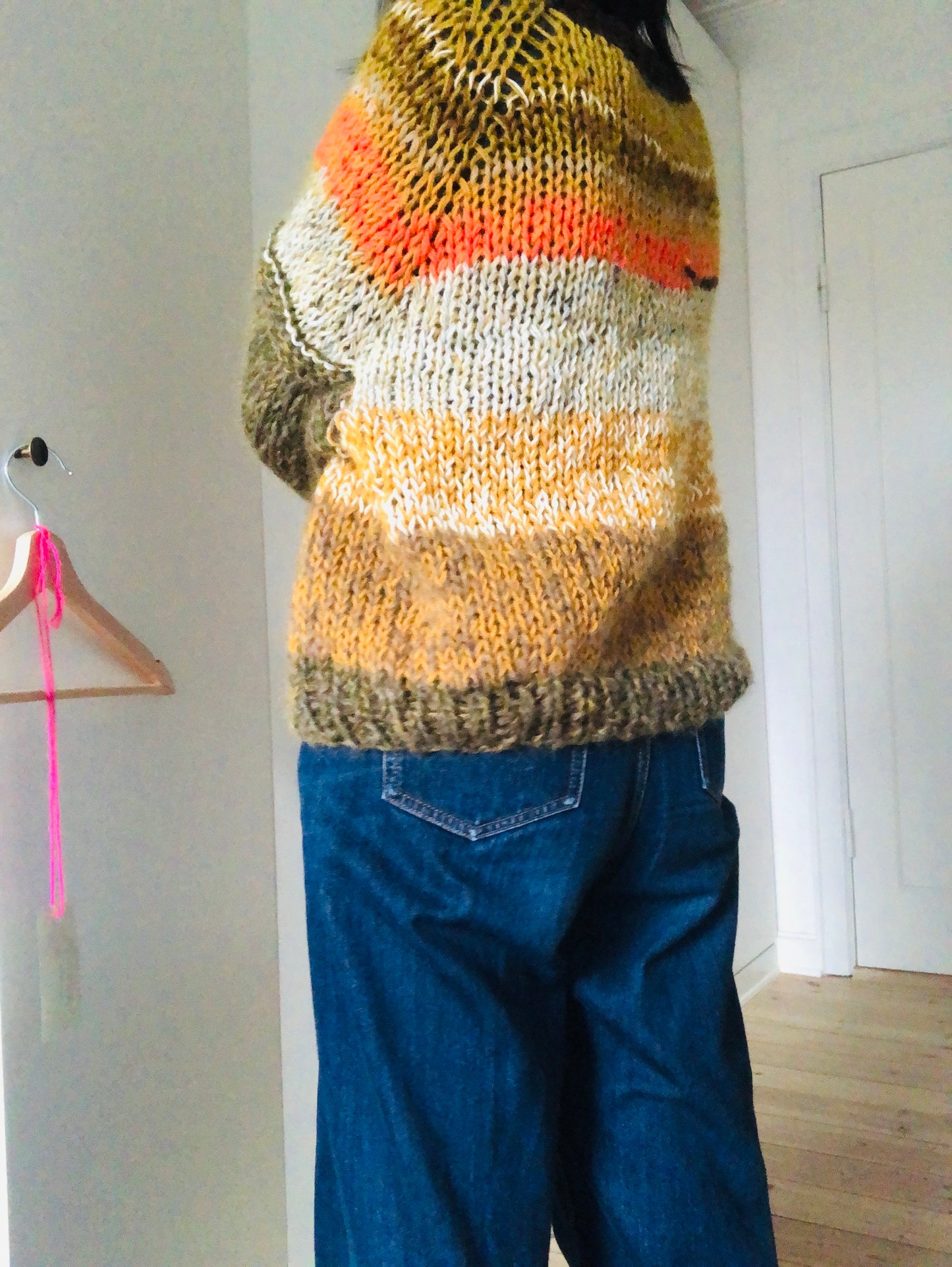 セーター　手編み　スローファッション　ファンシーヤーン　oneofakind  ショート丈　　2348