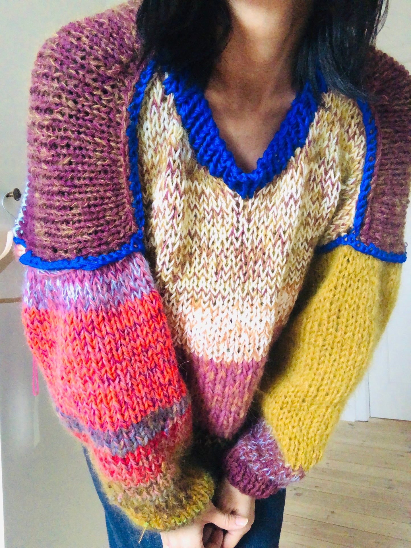 セーター　手編み　スローファッション　ファンシーヤーン　oneofakind  ショート丈　　2346