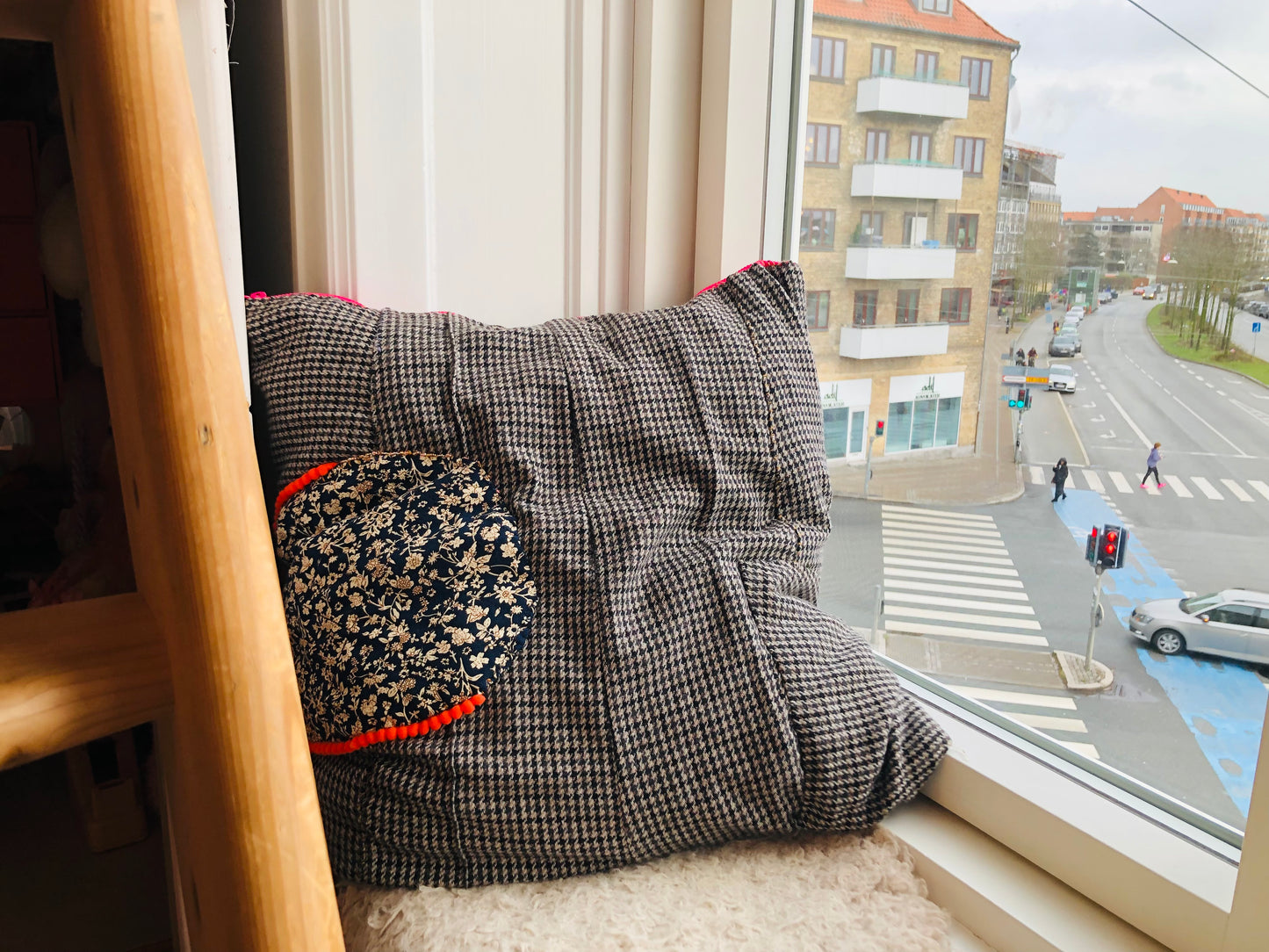 Textile Piece ,Cushion cover　45cm✖️45cm 手縫い　布製　一点もの　スローファッション　One of a kind　ハンドメイド　2343