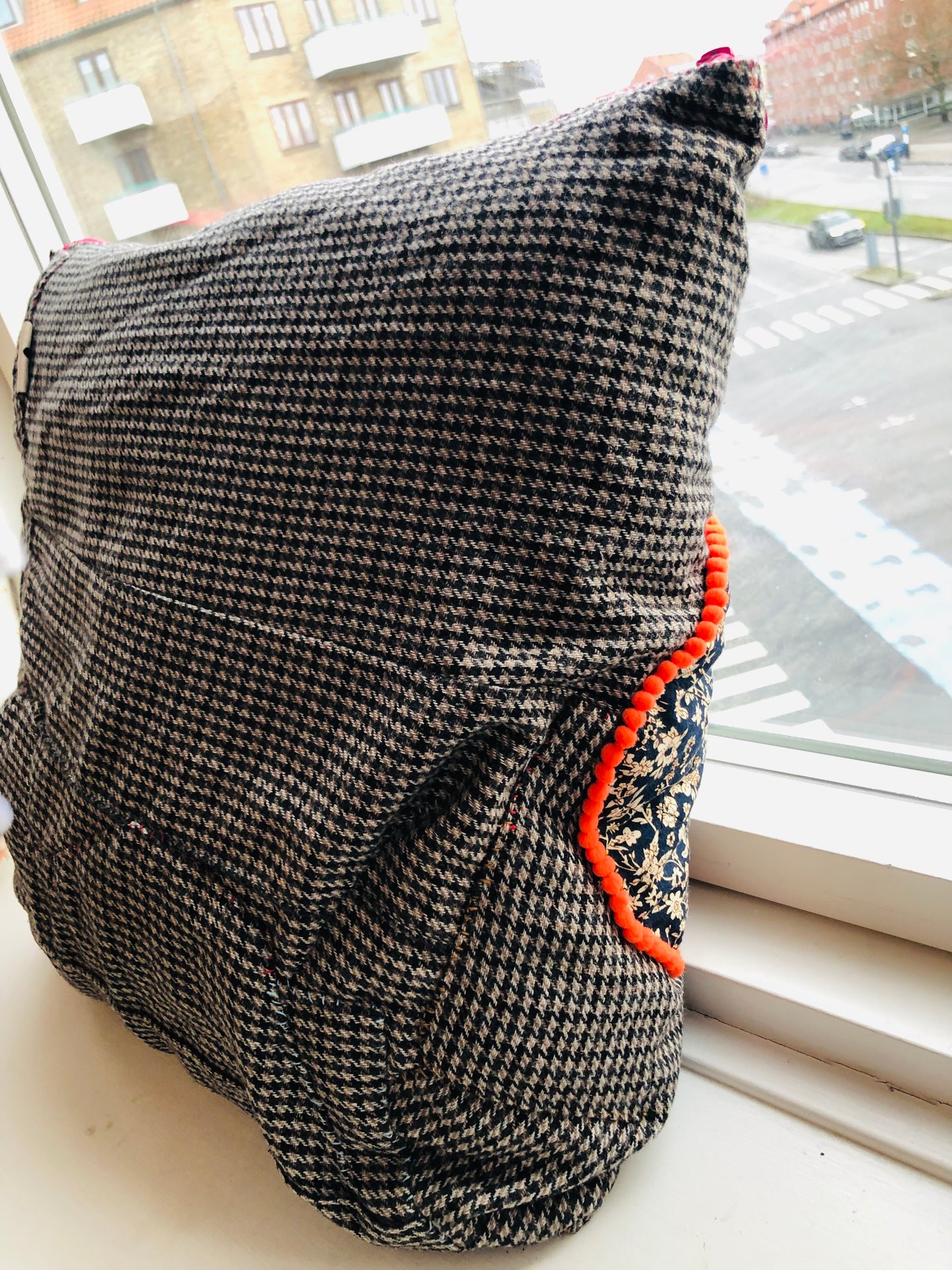 Textile Piece ,Cushion cover　45cm✖️45cm 手縫い　布製　一点もの　スローファッション　One of a kind　ハンドメイド　2343