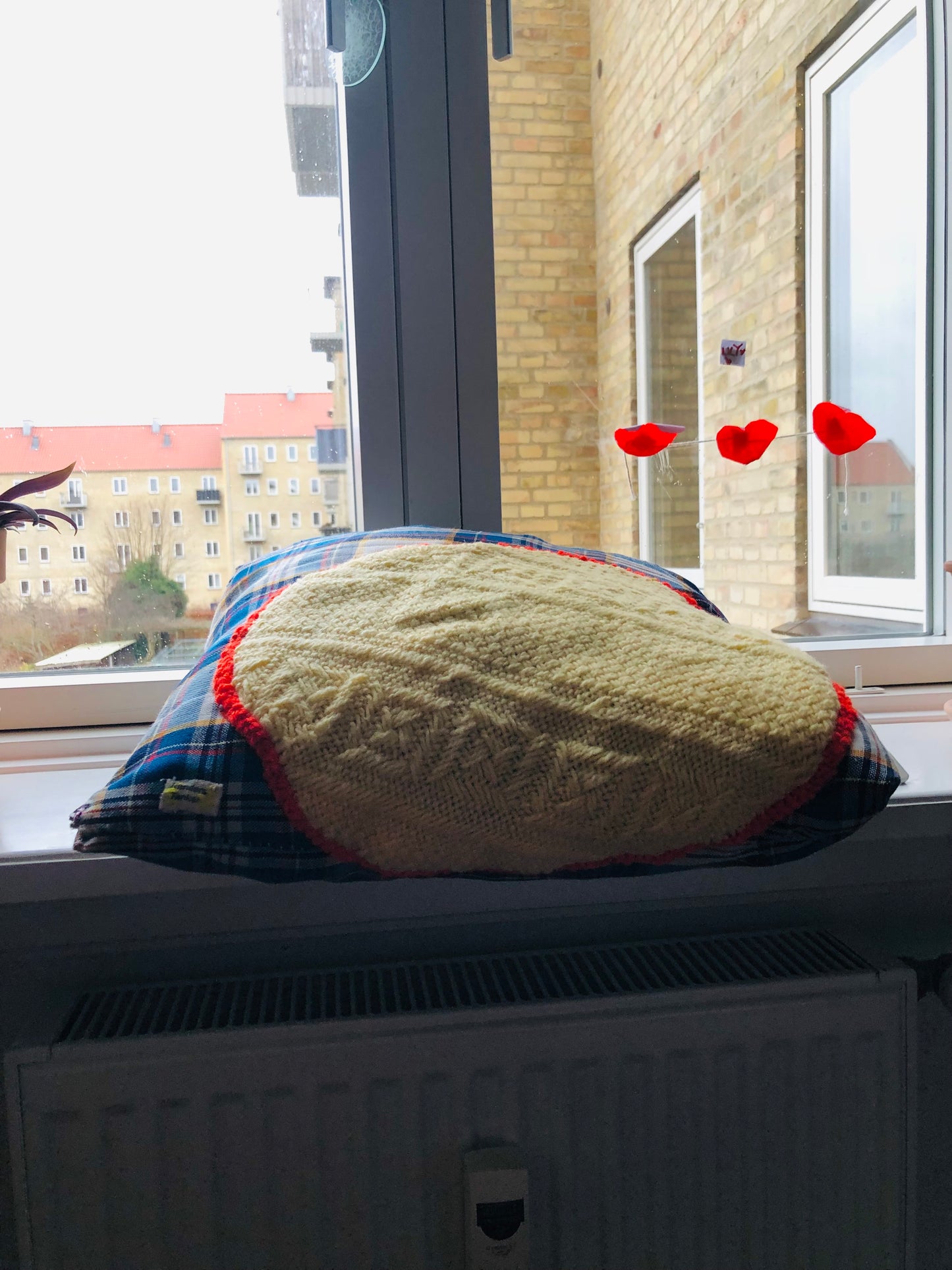 Textile Piece Cushion cover 45cm✖️45cm 手縫い　布製　一点もの　スローファッション　One of a kind　ハンドメイド　2341