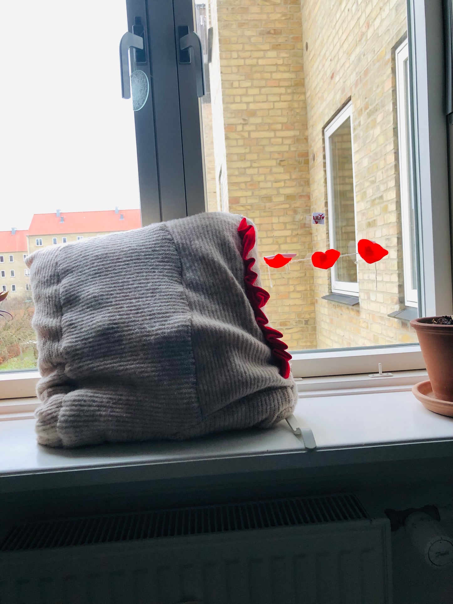 Cushion cover　45cm✖️45cm 手縫い　布製　一点もの　スローファッション　One of a kind　ハンドメイド　2344