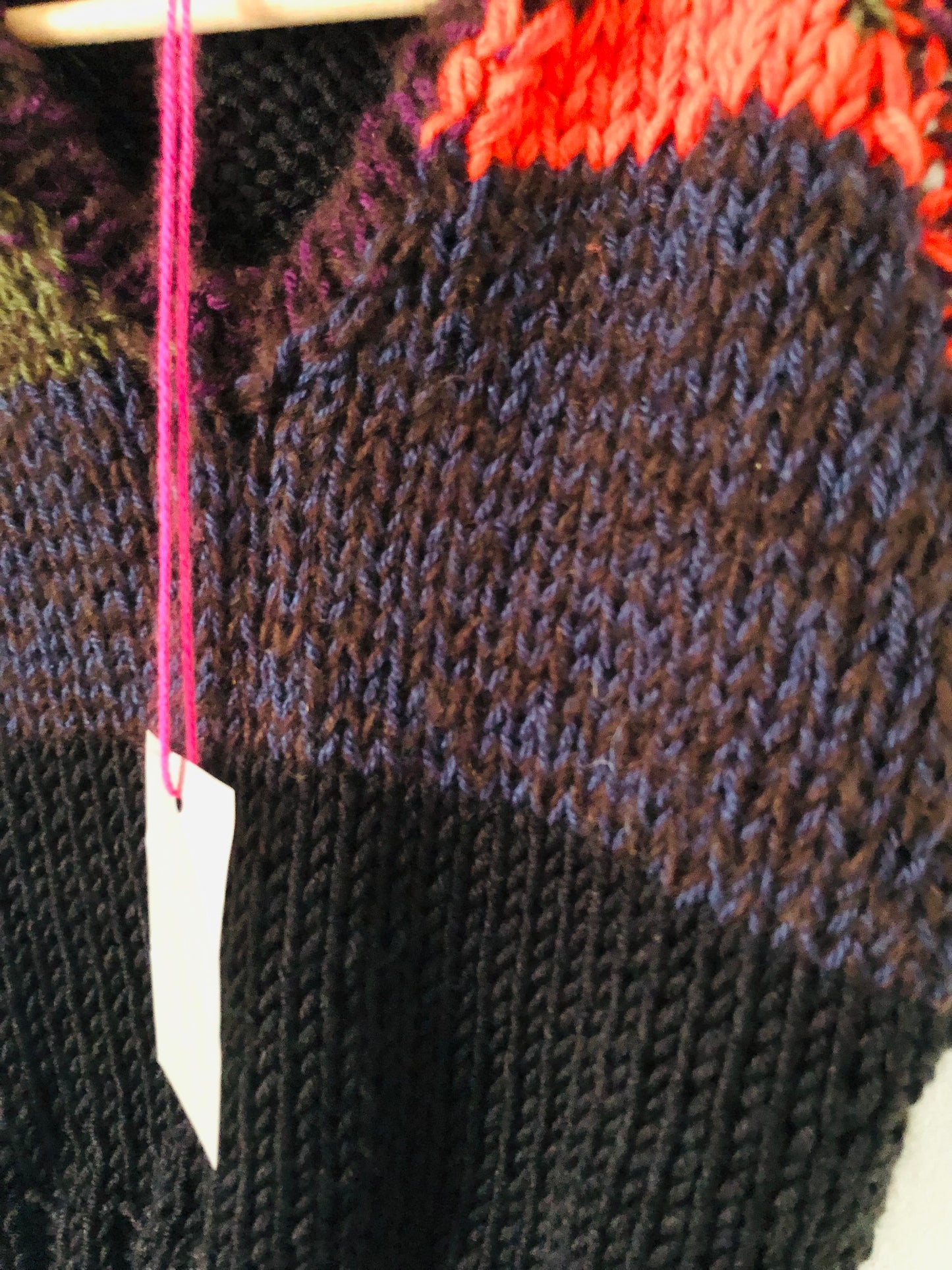 セーター　手編み　スローファッション　ファンシーヤーン　oneofakind  ベスト　ショート丈　　 2349