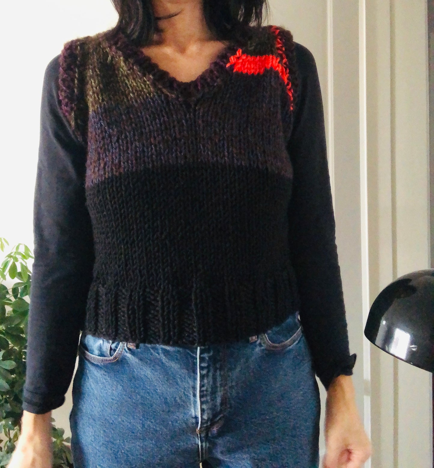 セーター　手編み　スローファッション　ファンシーヤーン　oneofakind  ベスト　ショート丈　　 2349