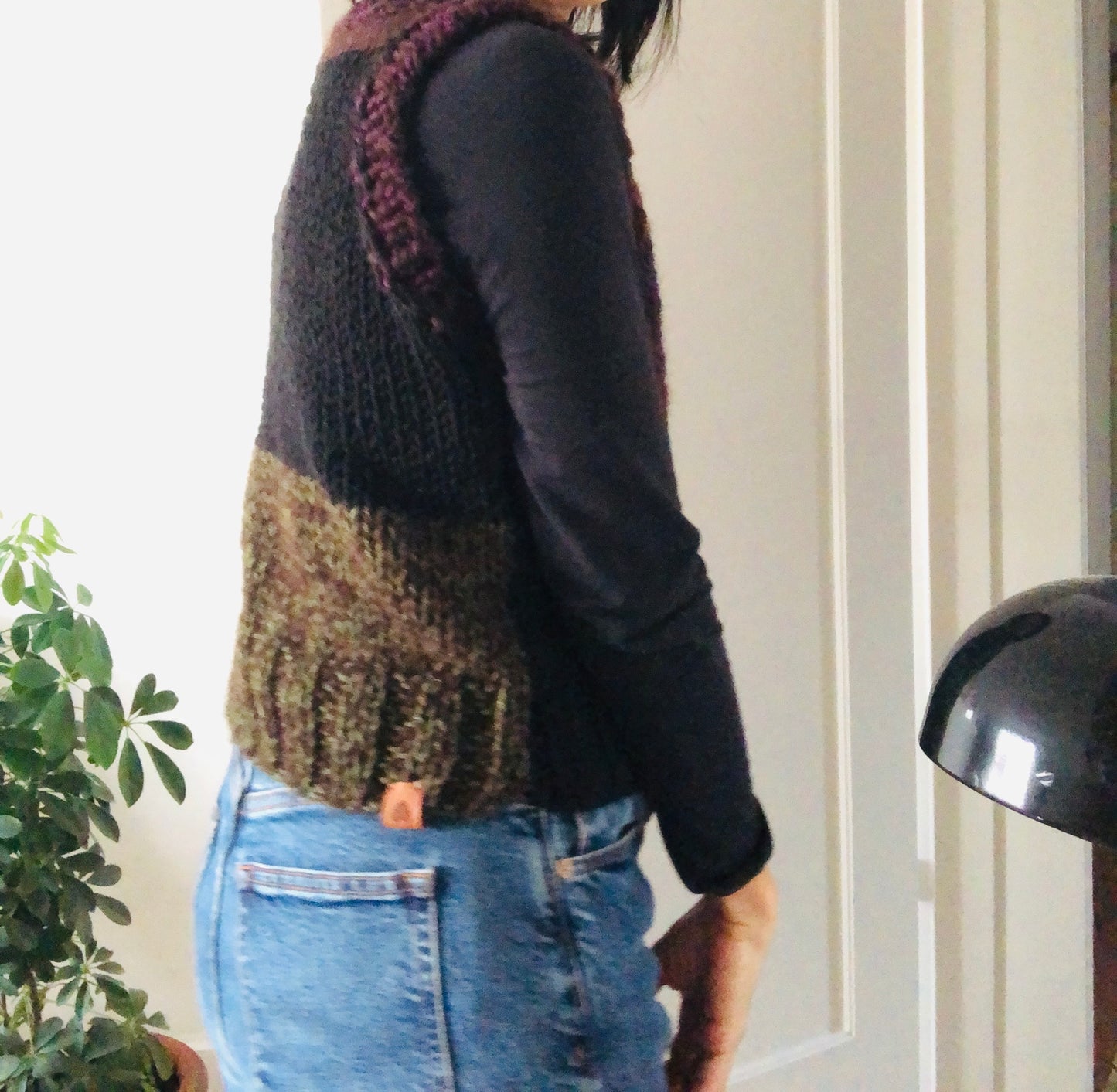 セーター　手編み　スローファッション　ファンシーヤーン　oneofakind  ベスト　ショート丈　　 2349