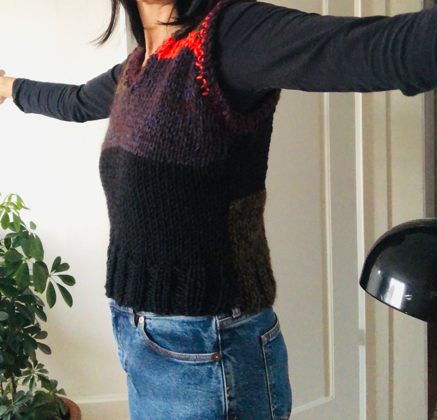 セーター　手編み　スローファッション　ファンシーヤーン　oneofakind  ベスト　ショート丈　　 2349